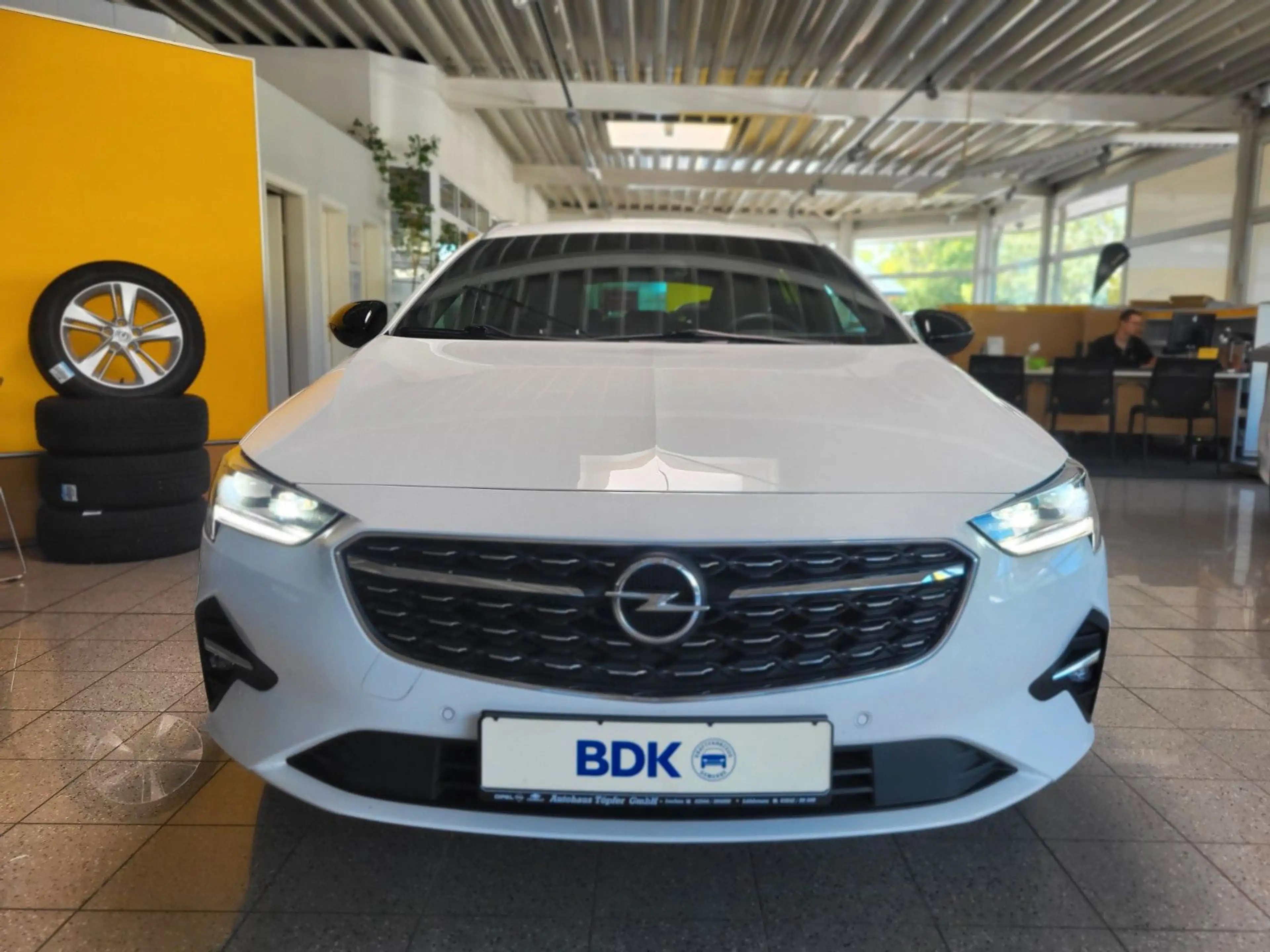 Opel Insignia B ST "Ultimate" Bose/Alcantara/18Zoll — photo 3