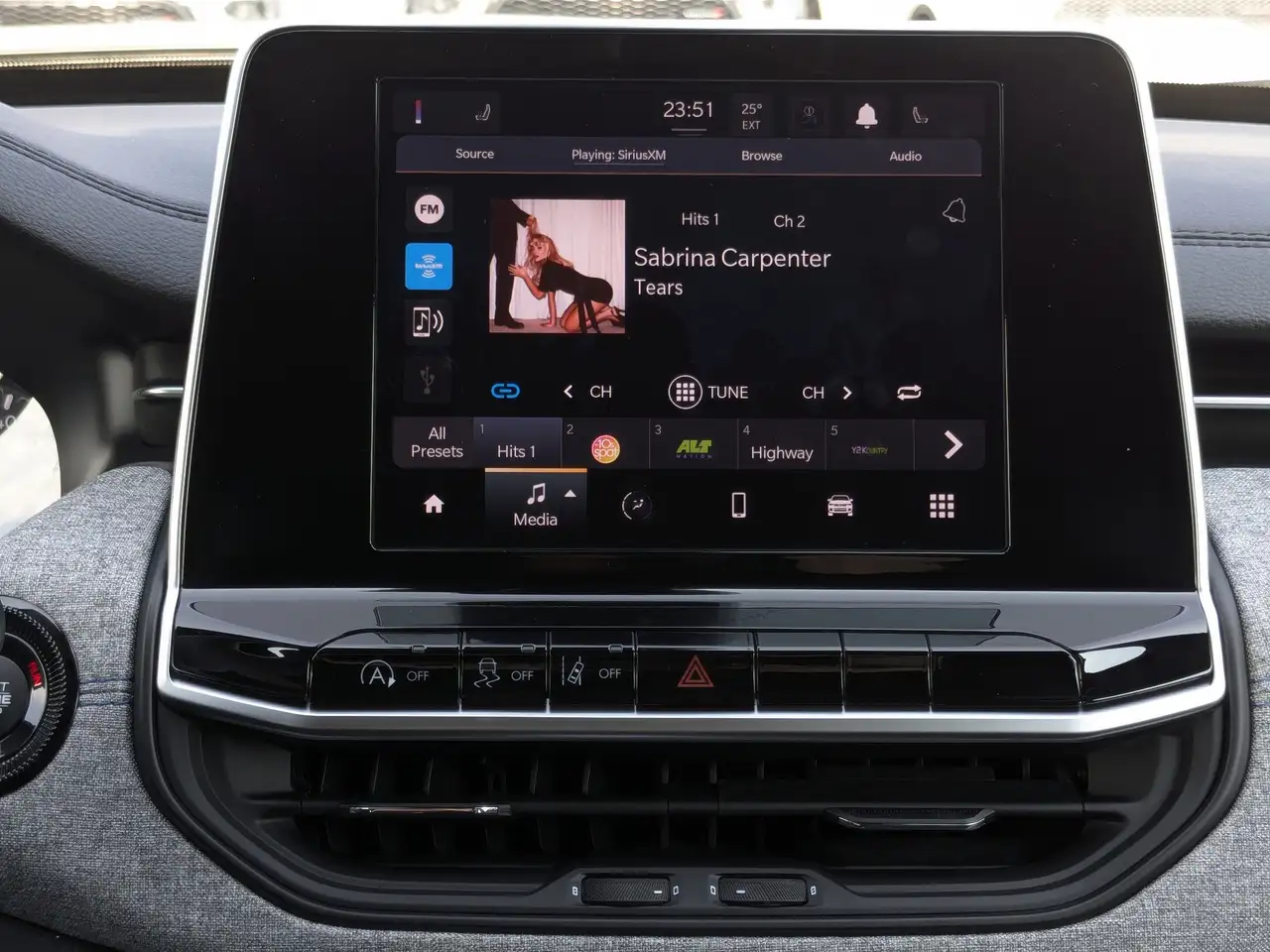 Jeep Compass photo Jeep Compass