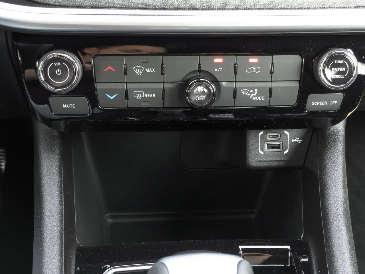 Jeep Compass photo Jeep Compass
