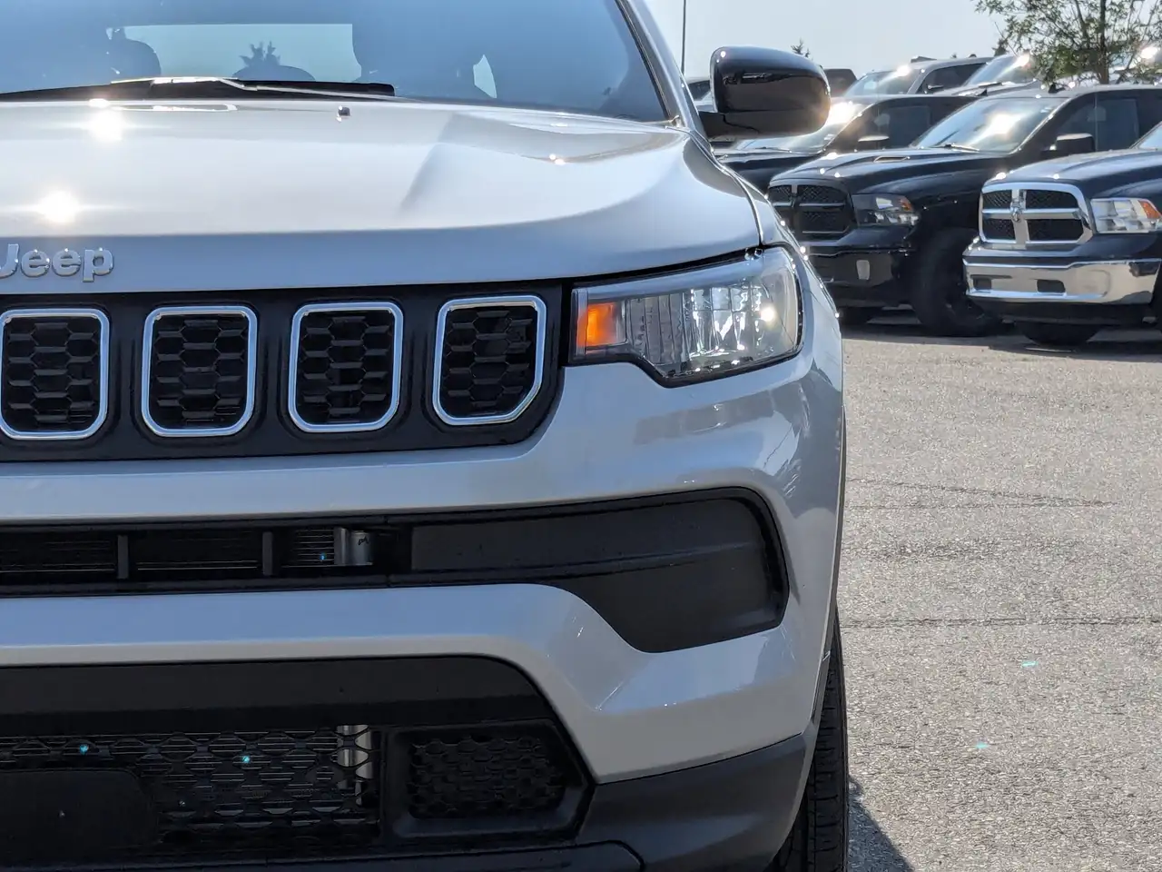 Jeep Compass photo Jeep Compass