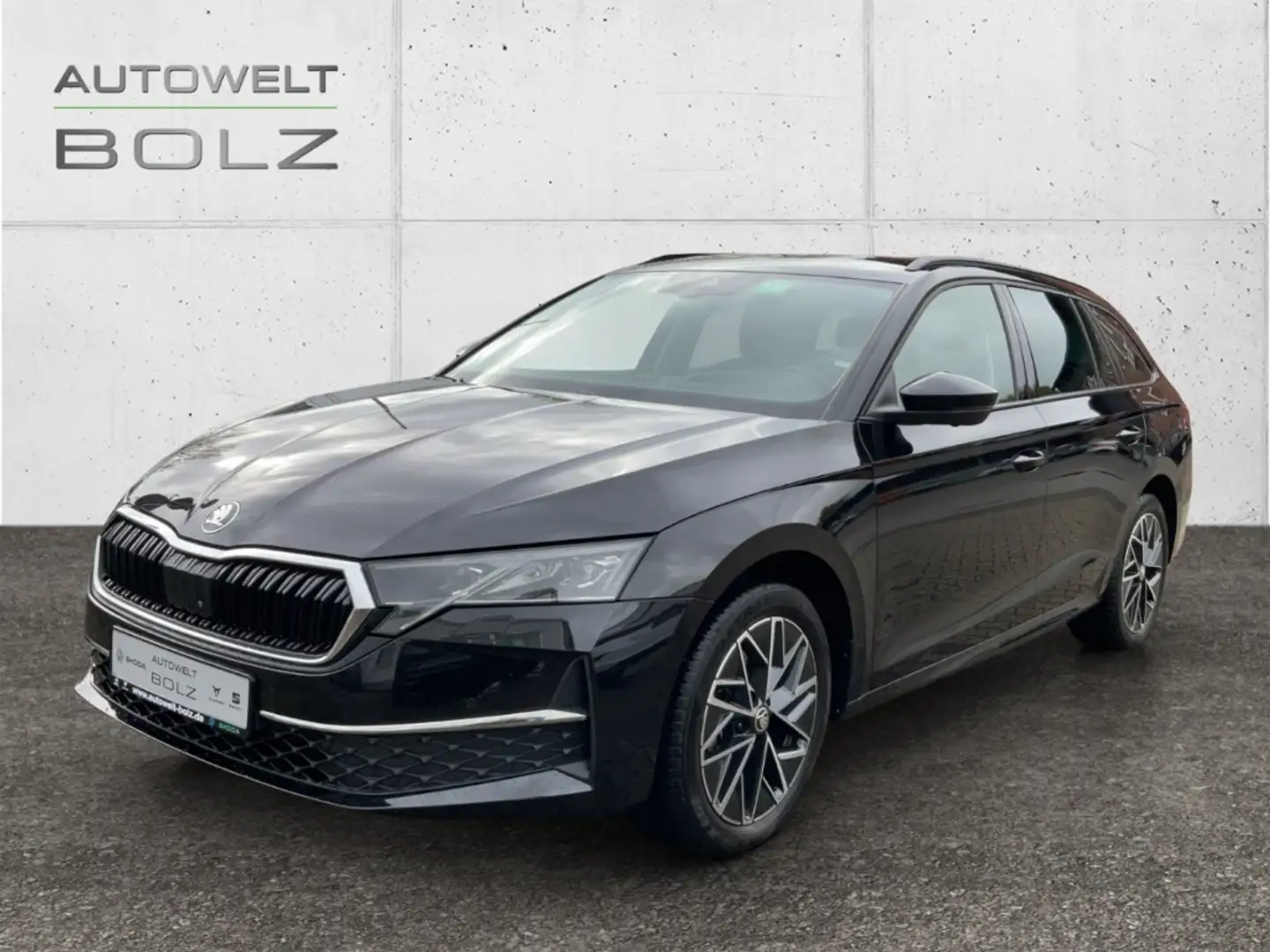 Skoda Octavia Combi Selection 2.0 TDI HUD Navi DigiCock 360 Kame Schwarz - 1