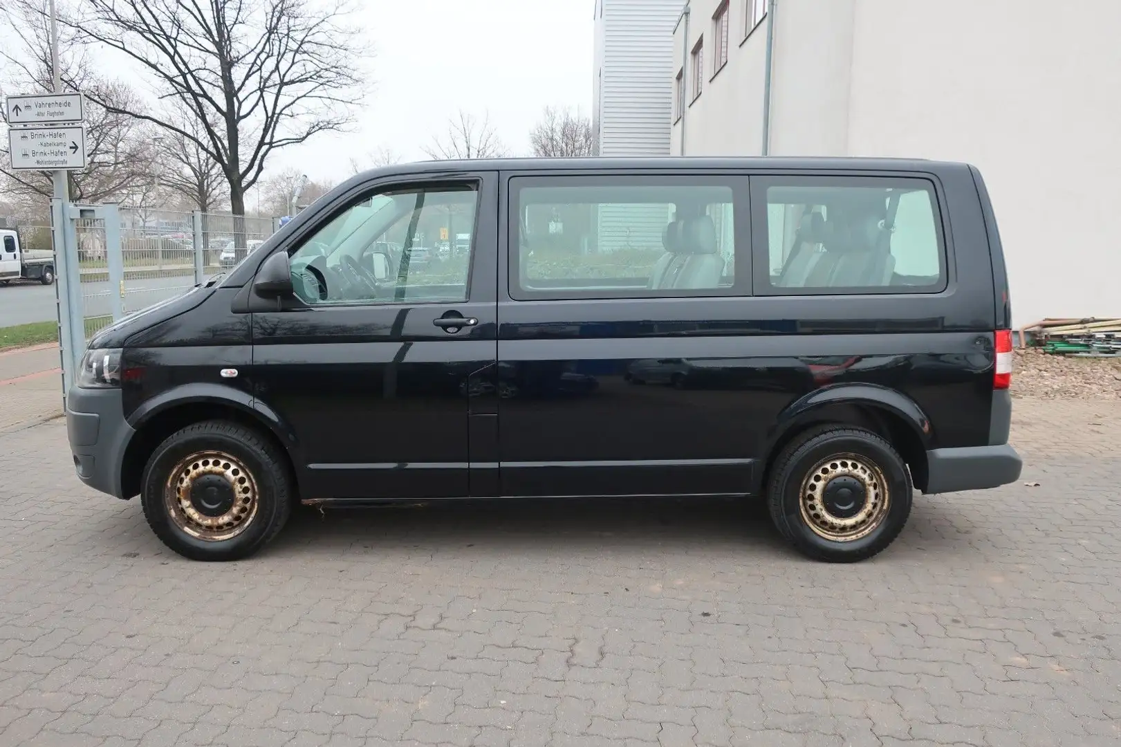 Volkswagen T5 Transporter / Klima / 9 Sitze Black - 2