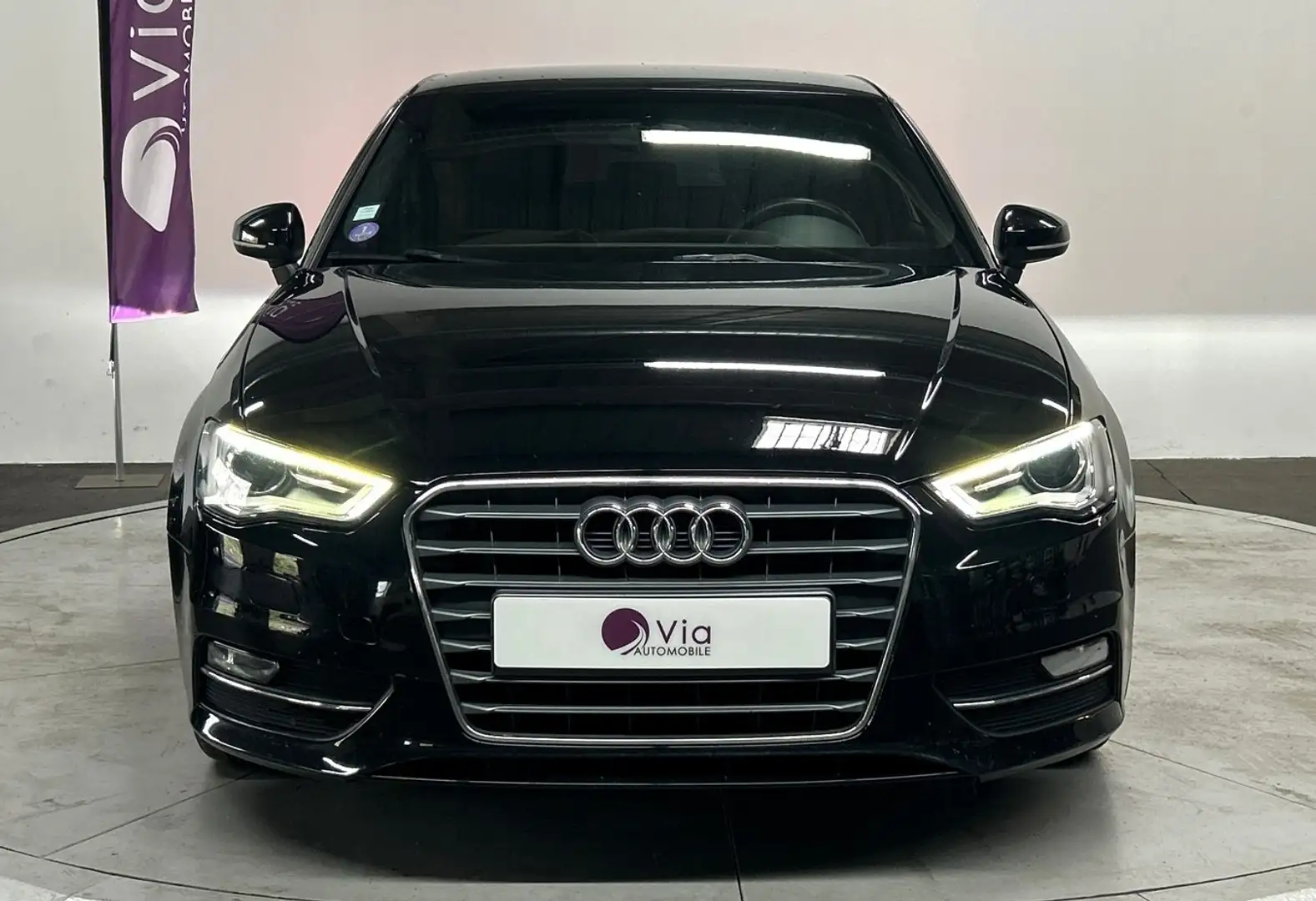 Audi A3 1.4 TFSI 125 S Line Schwarz - 2