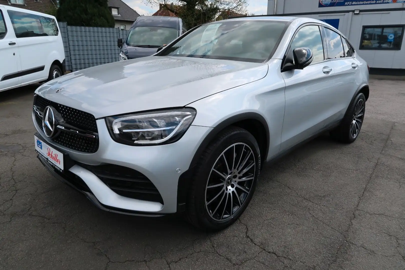 Mercedes-Benz GLC 300 Coupe d 4Matic AMG # Standheizung Silver - 1