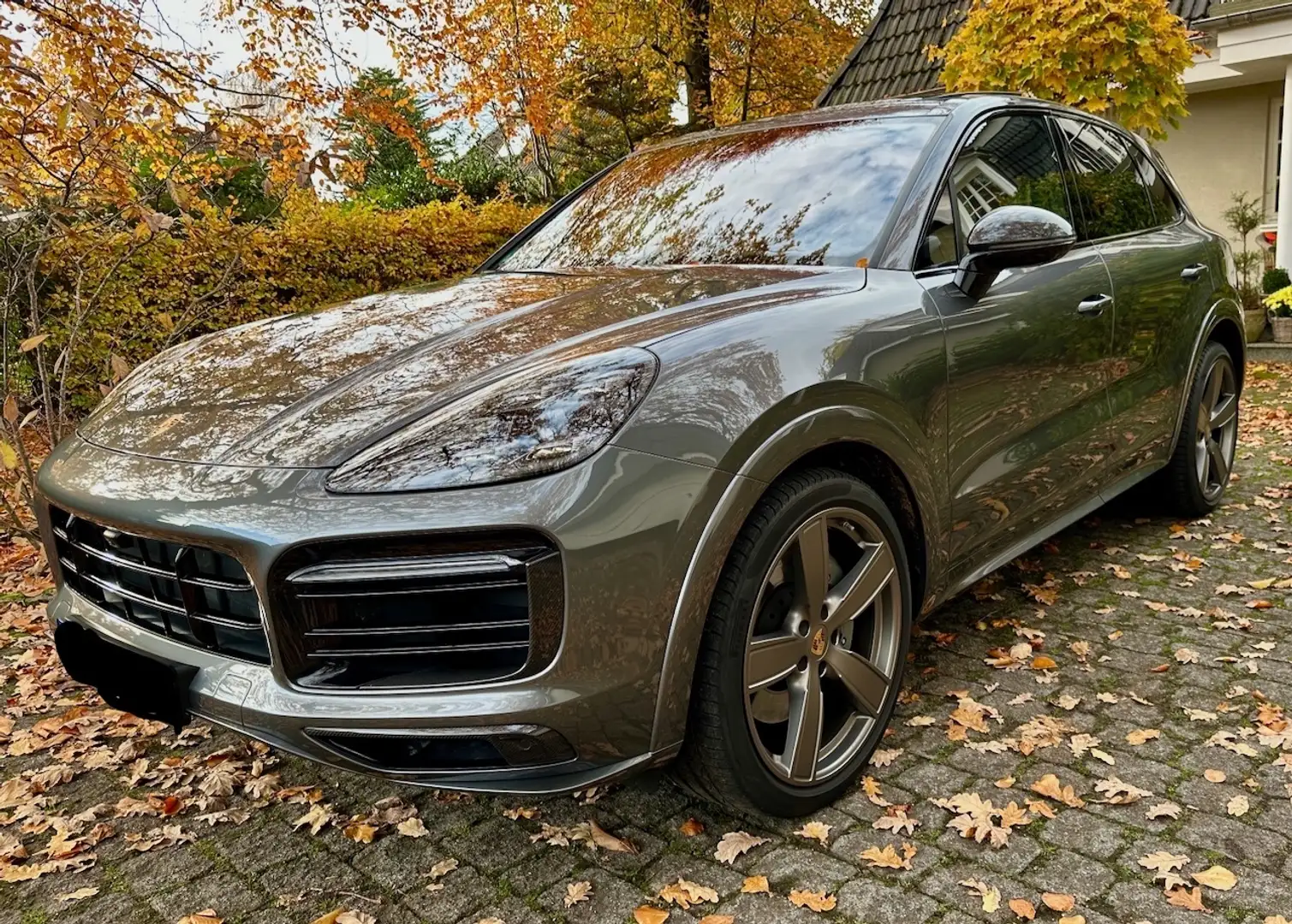 Porsche Cayenne S Tiptronic, Mod. 2021, neuwertig, ehem. UPE 135k Grau - 1