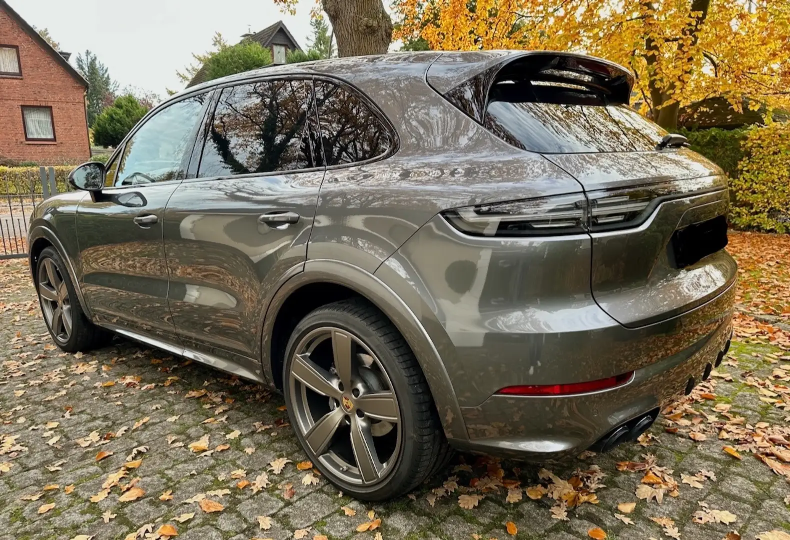 Porsche Cayenne S Tiptronic, Mod. 2021, neuwertig, ehem. UPE 135k Grau - 2