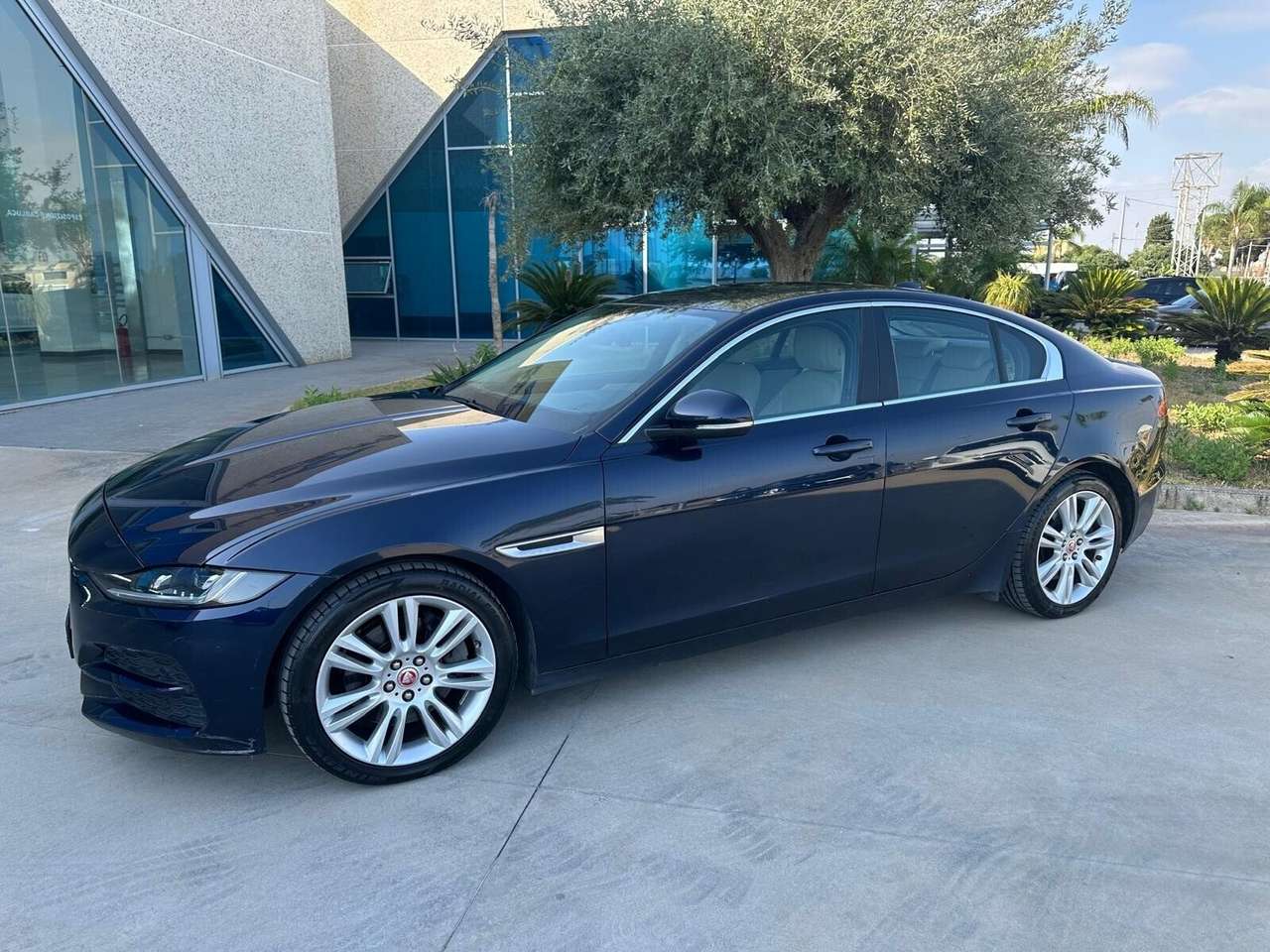 Jaguar XE 2.0d i4S 180cv auto T-stock offerta imperdibile