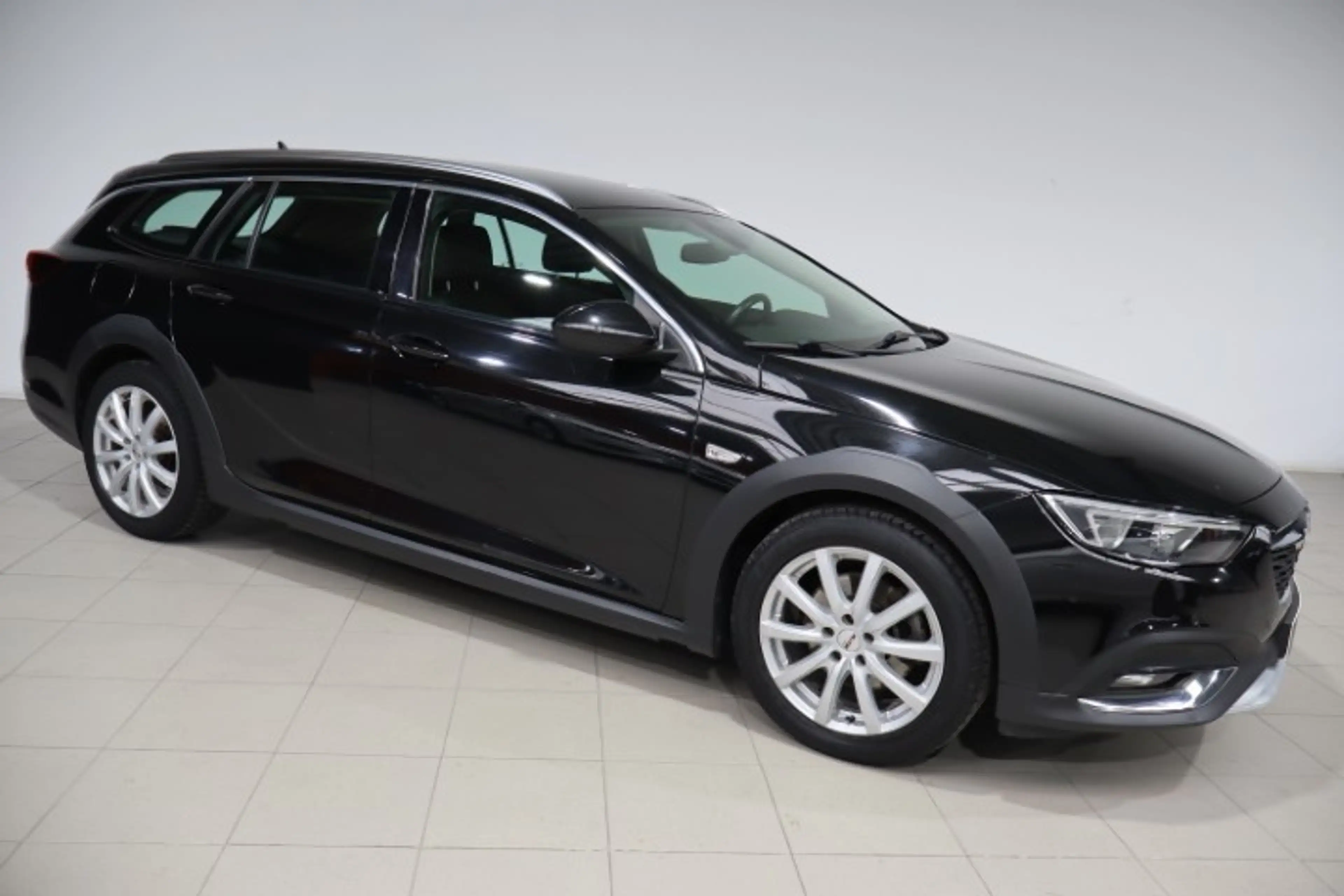 Opel Insignia Insignia Country Tourer 2.0 CDTI — photo 2