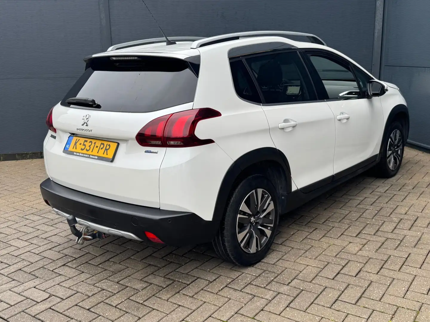 Peugeot 2008 1.2 PureTech GT-line / Pano / Camera / Leer Bianco - 2