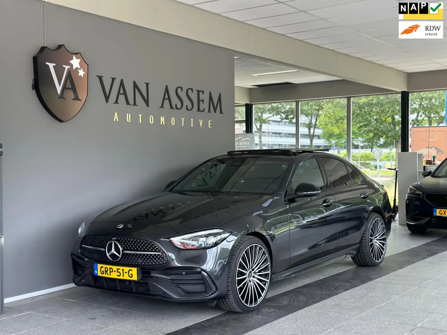 Mercedes-Benz C 300 e AMG Line Limited Grijs - 1