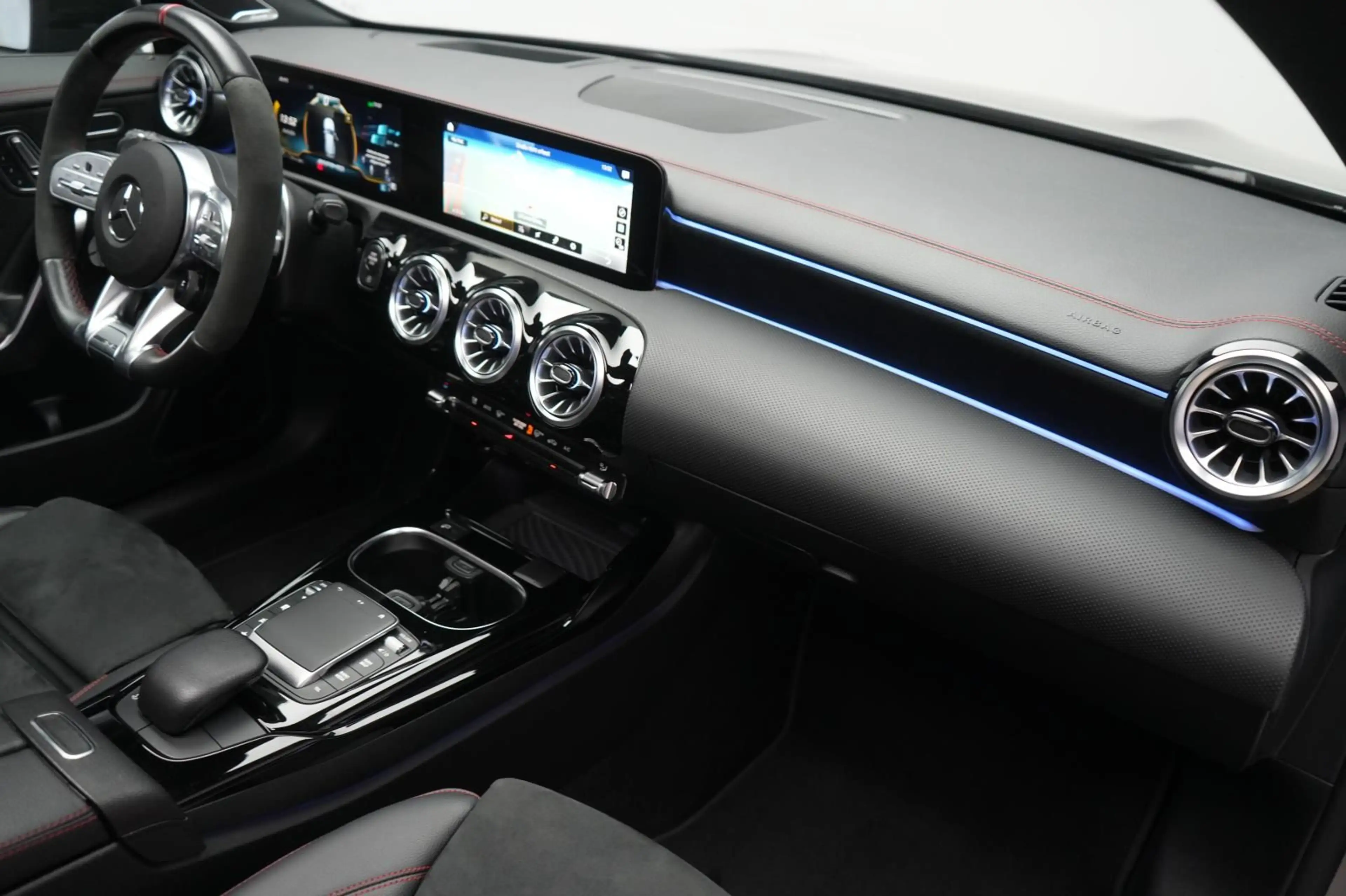 Mercedes-Benz CLA 45 AMG S 4Matic+ Speedsh 8G-D — photo 11