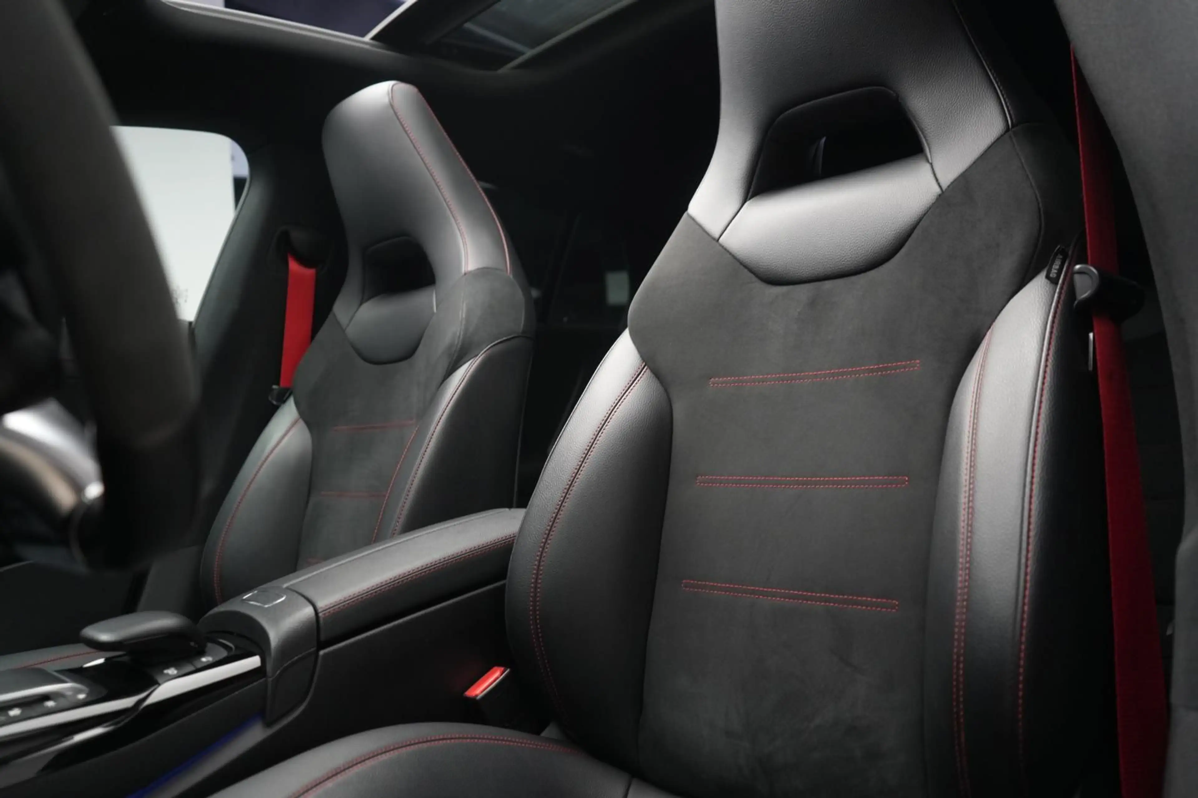 Mercedes-Benz CLA 45 AMG S 4Matic+ Speedsh 8G-D — photo 15