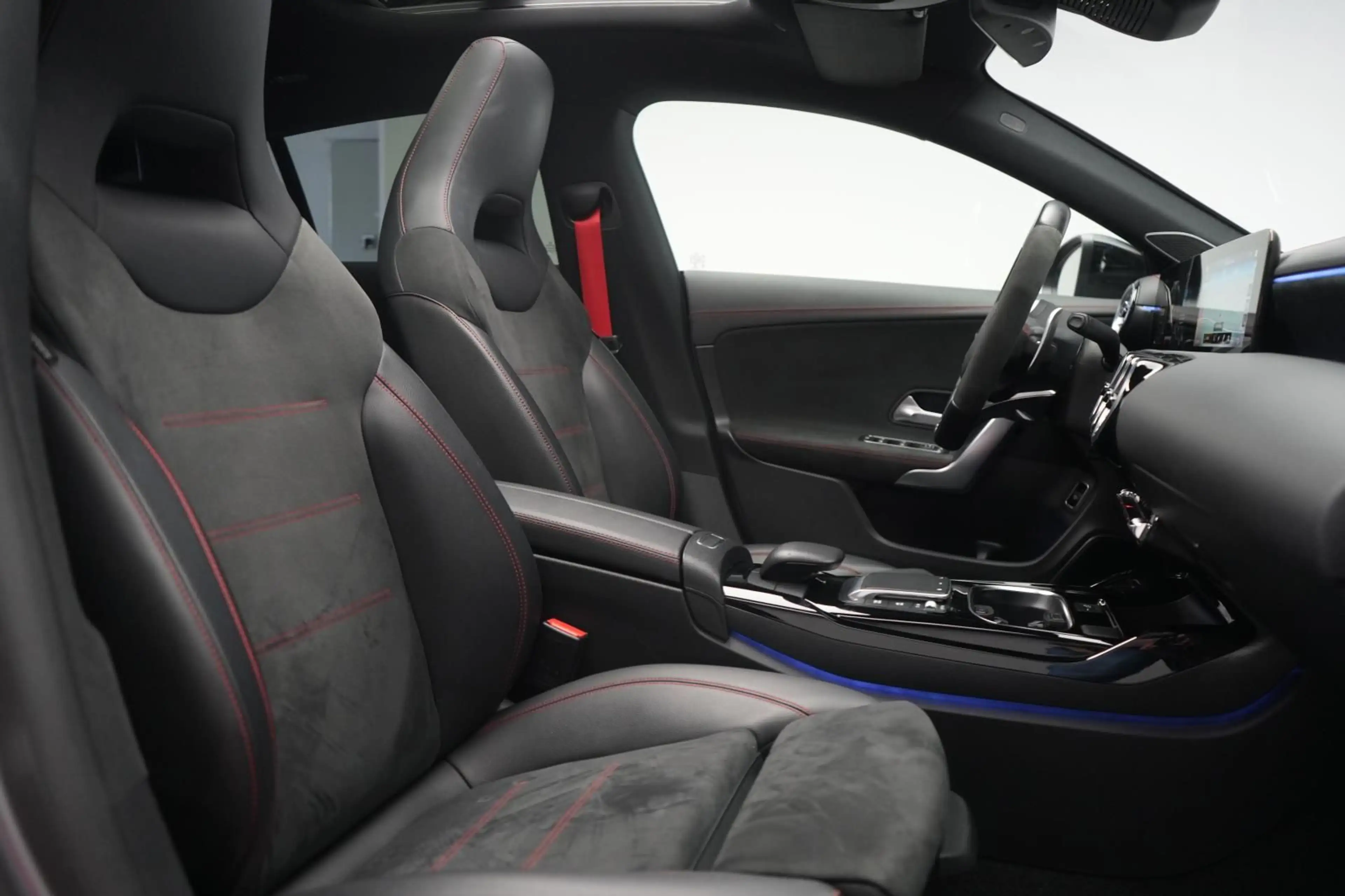 Mercedes-Benz CLA 45 AMG S 4Matic+ Speedsh 8G-D — photo 9