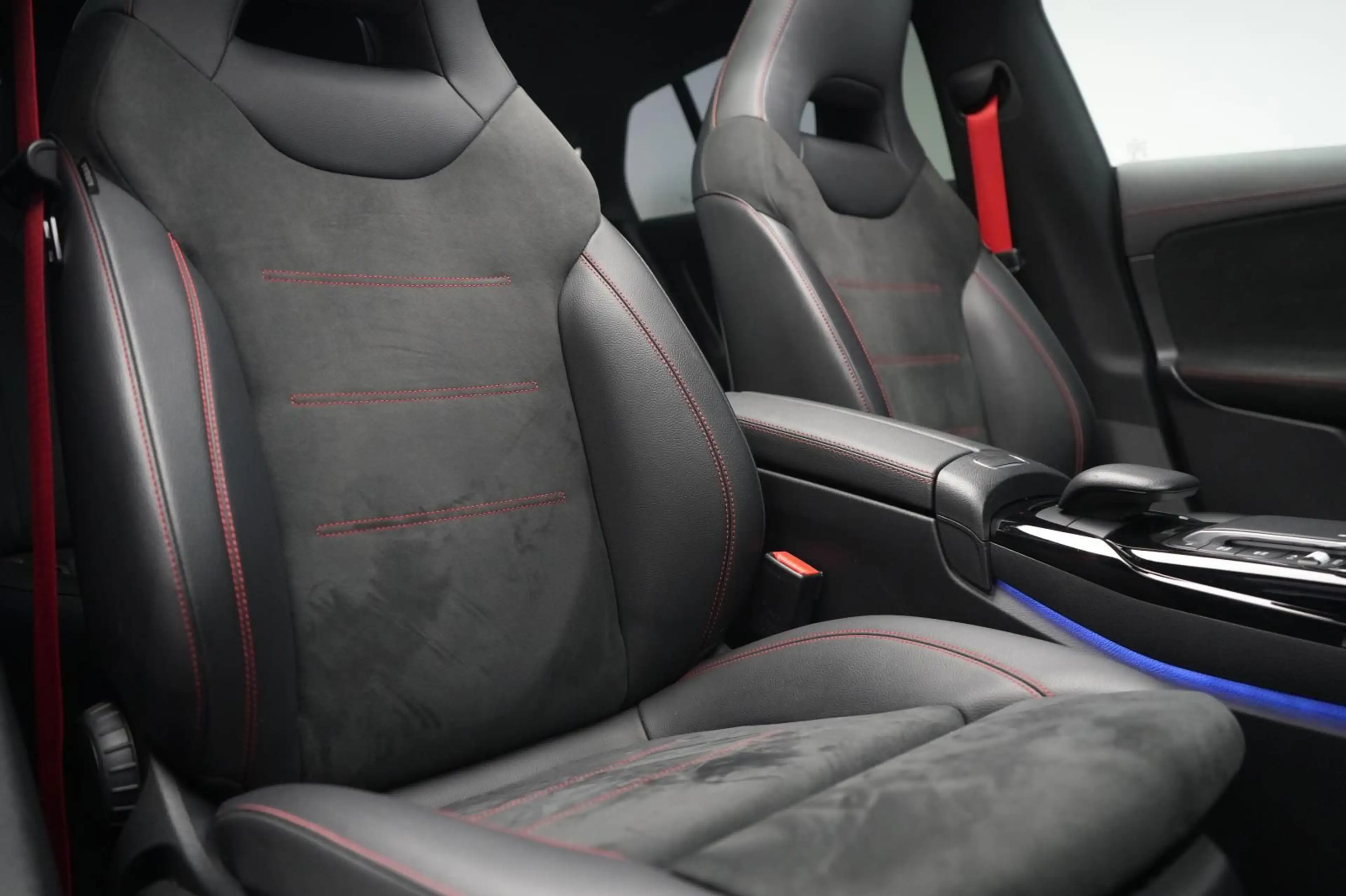 Mercedes-Benz CLA 45 AMG S 4Matic+ Speedsh 8G-D — photo 10