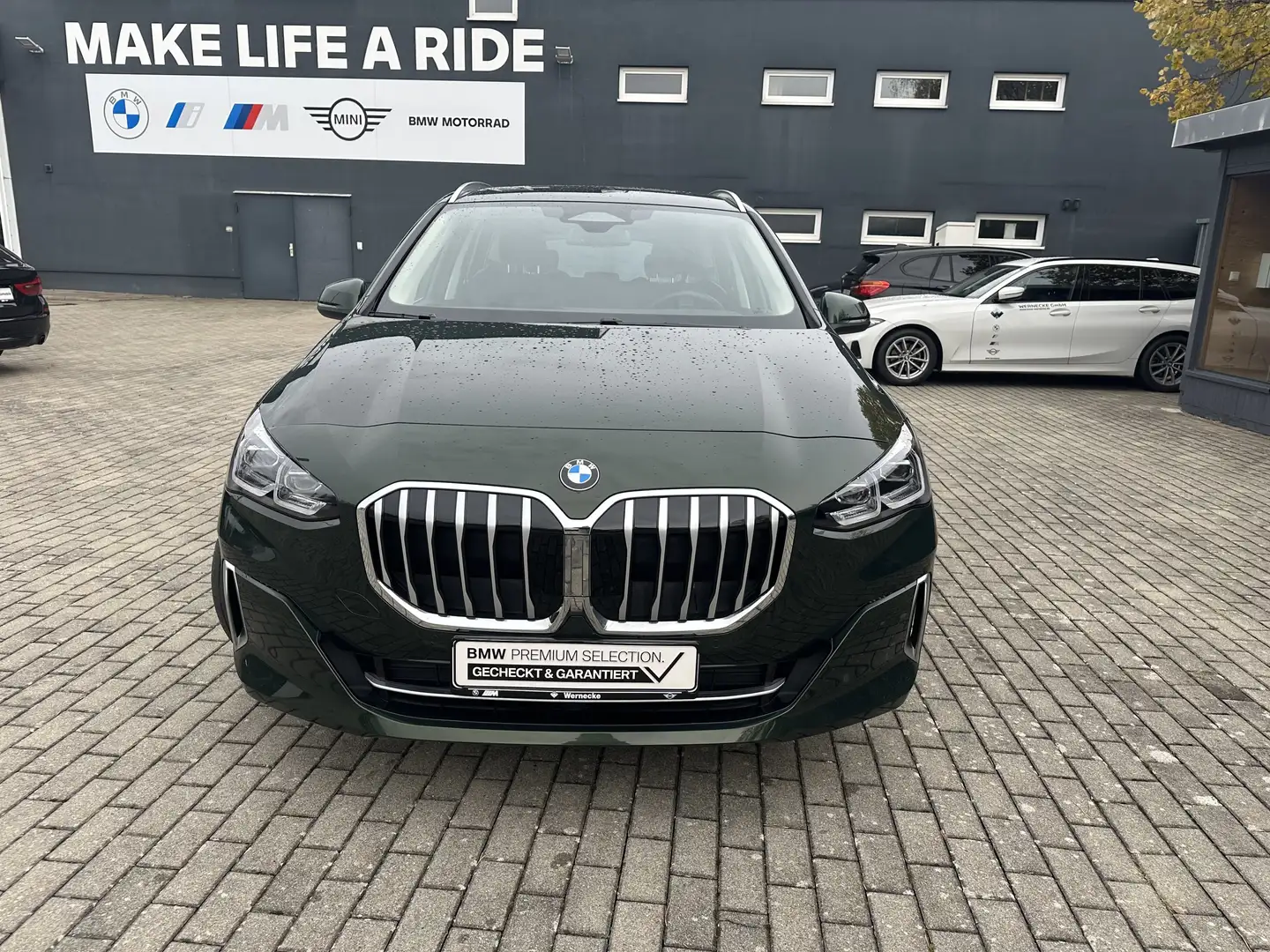 BMW 218 i Active Tourer HK HiFi DAB LED Komfortzg. Grün - 2