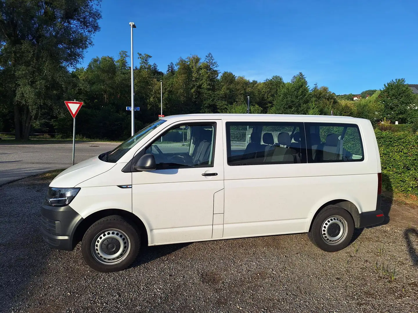 Volkswagen T6 Kombi Kombi KR 2,0 Entry TDI BMT Entry Weiß - 1