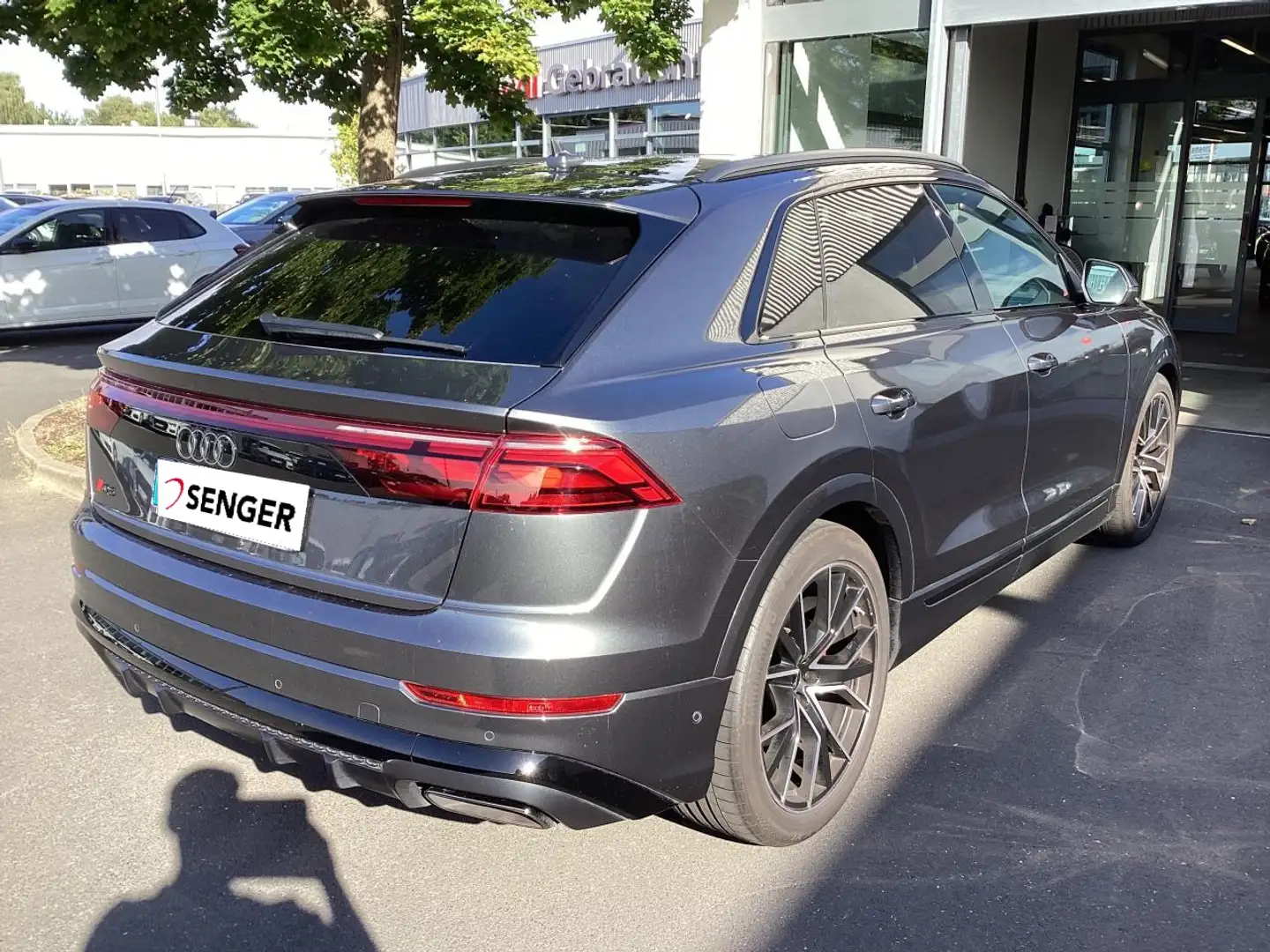 Audi Q8 60 TFSI e quattro S line Pano HD-Matrix AHK Grau - 2