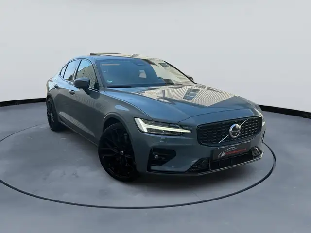 Volvo S60 Lim. Ultimate Dark AWD H&K 360° HUD ACC PANO