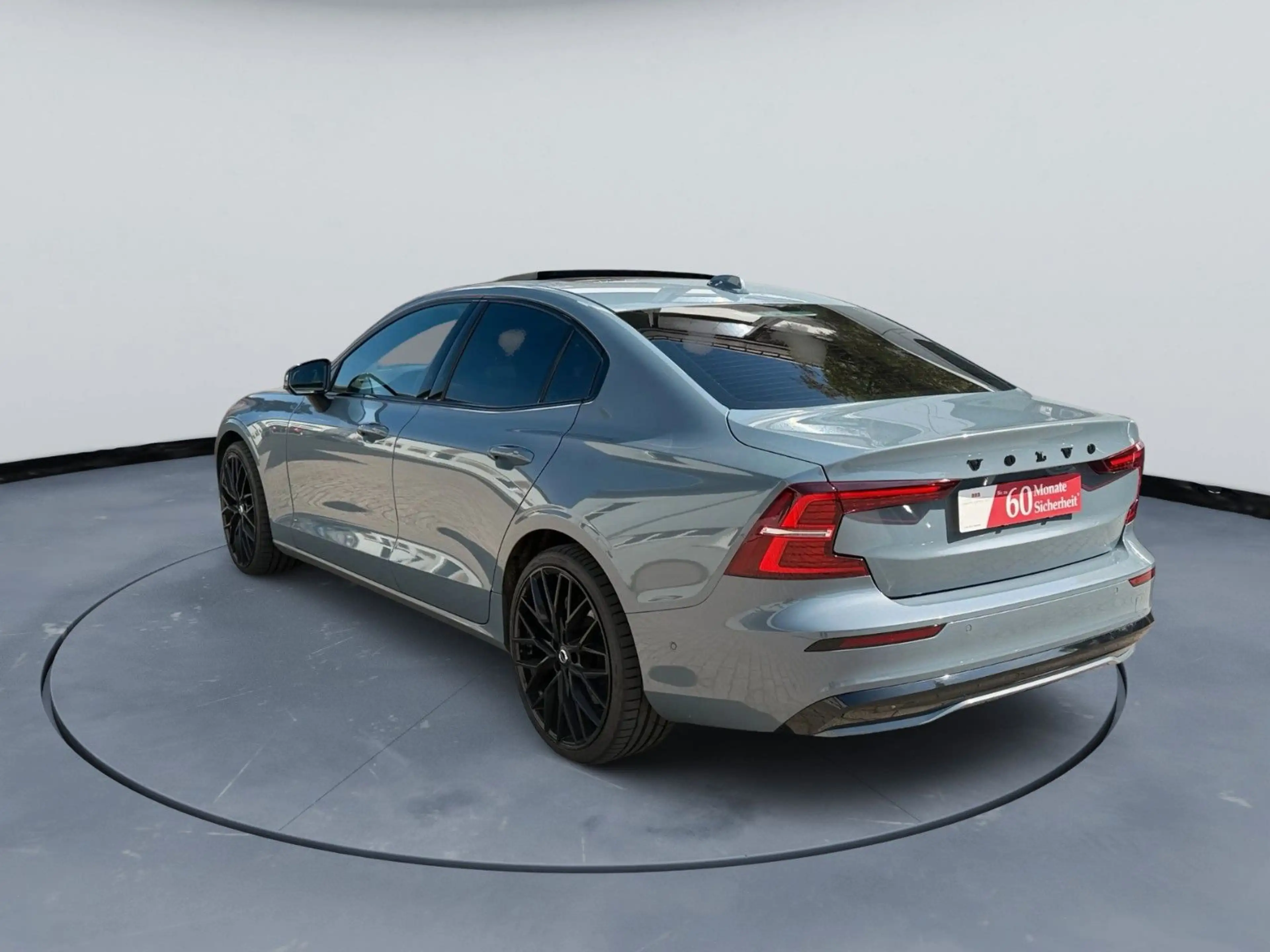 Volvo S60 Lim. Ultimate Dark AWD H&K 360° HUD ACC PANO — photo 5
