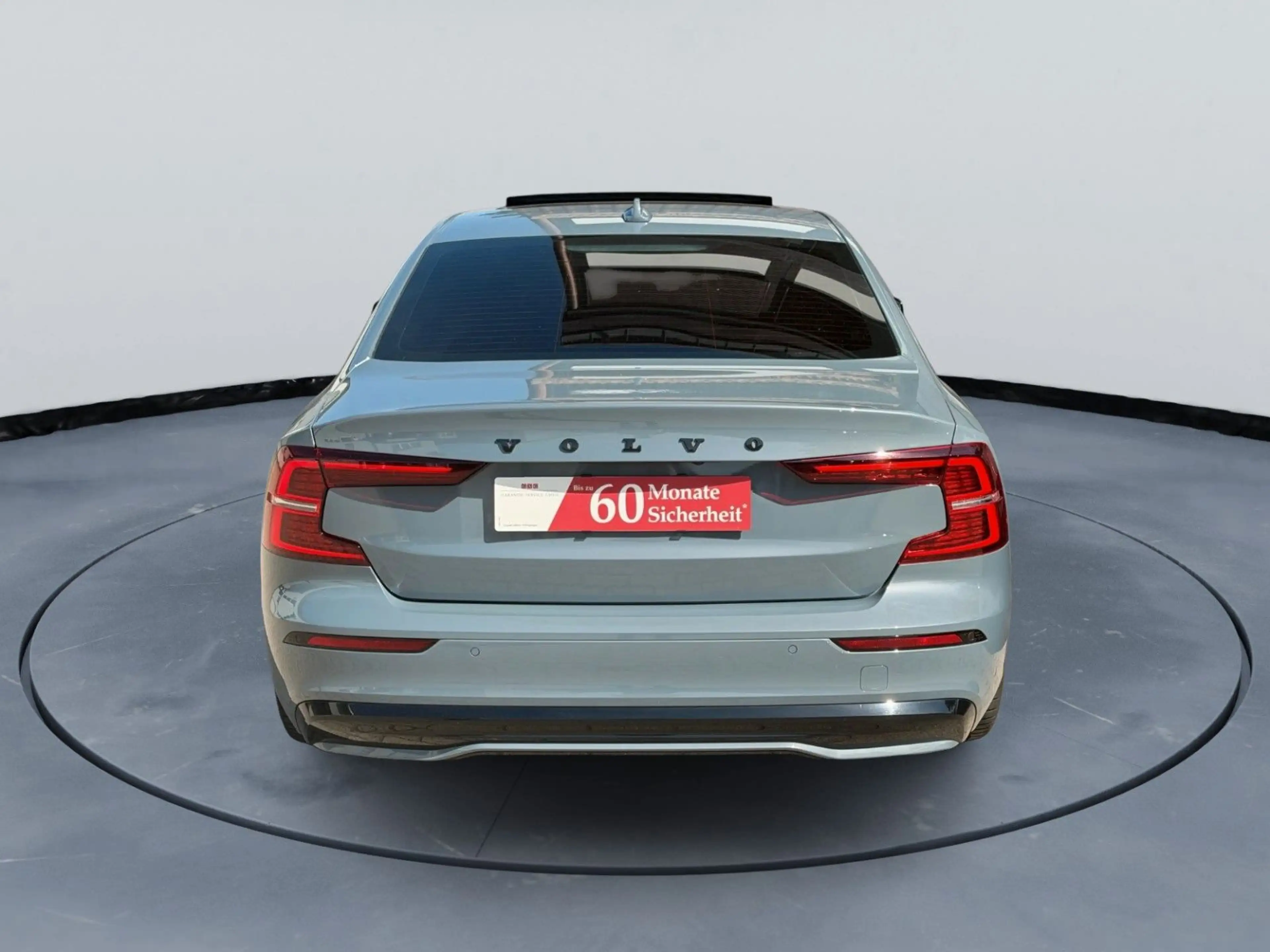 Volvo S60 Lim. Ultimate Dark AWD H&K 360° HUD ACC PANO — photo 6