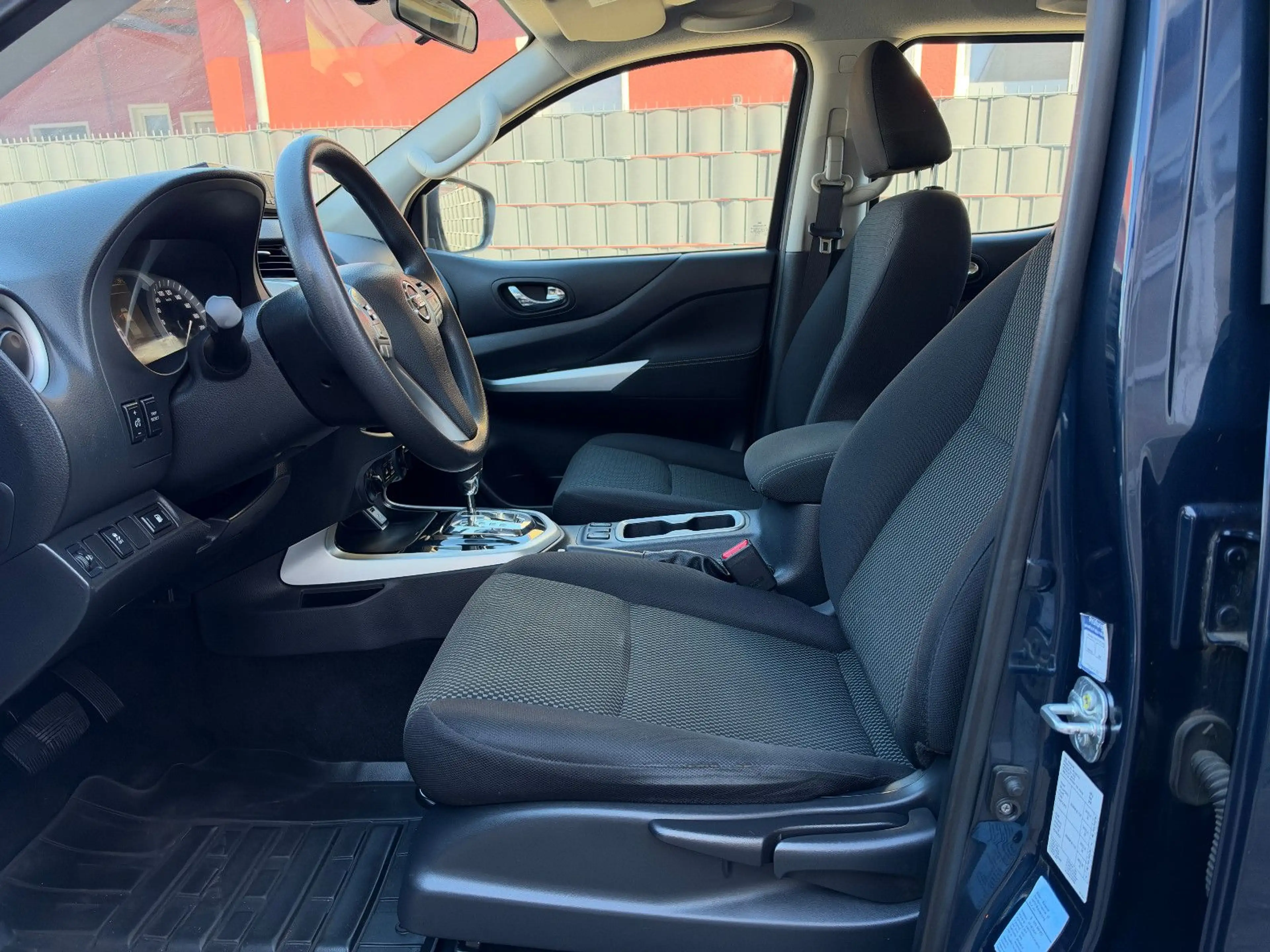 Nissan Navara NP300 Acenta Double Cab 4x4  AUTOMATIK — photo 6