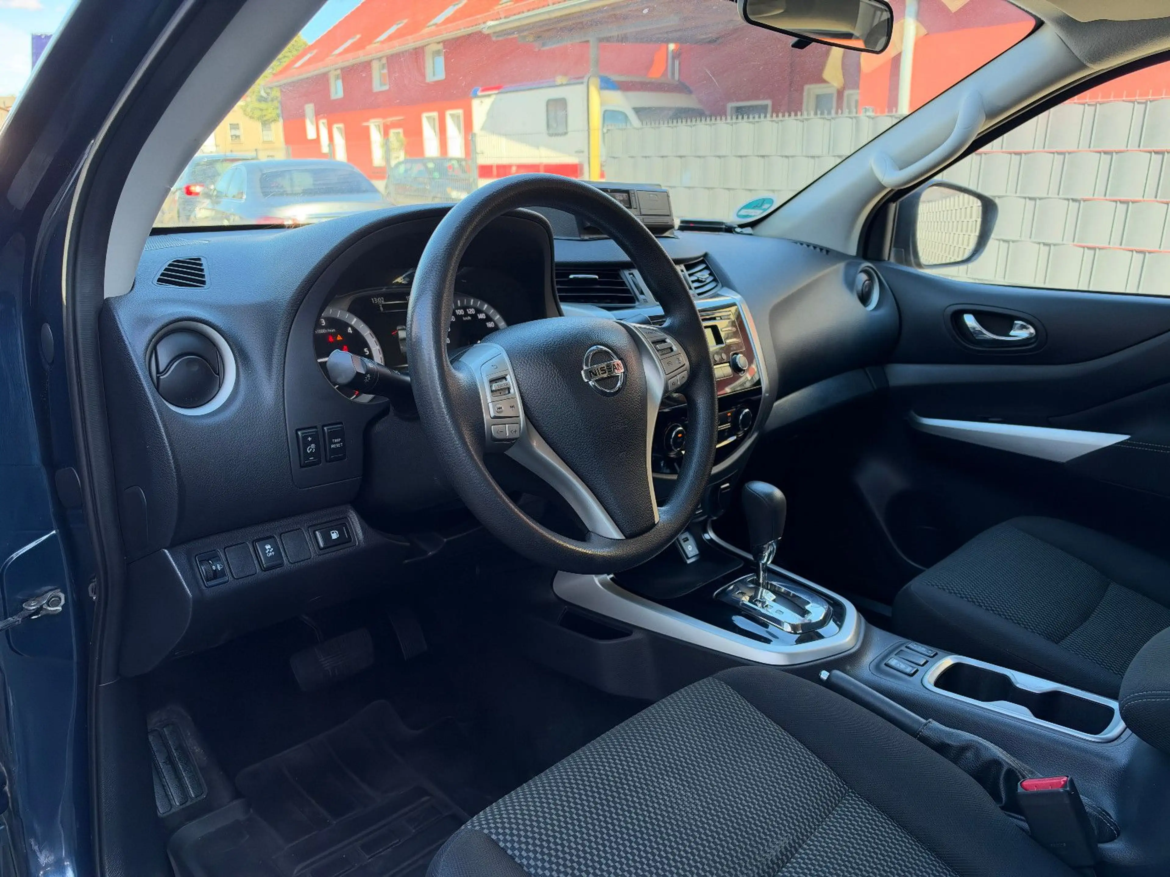 Nissan Navara NP300 Acenta Double Cab 4x4  AUTOMATIK — photo 5