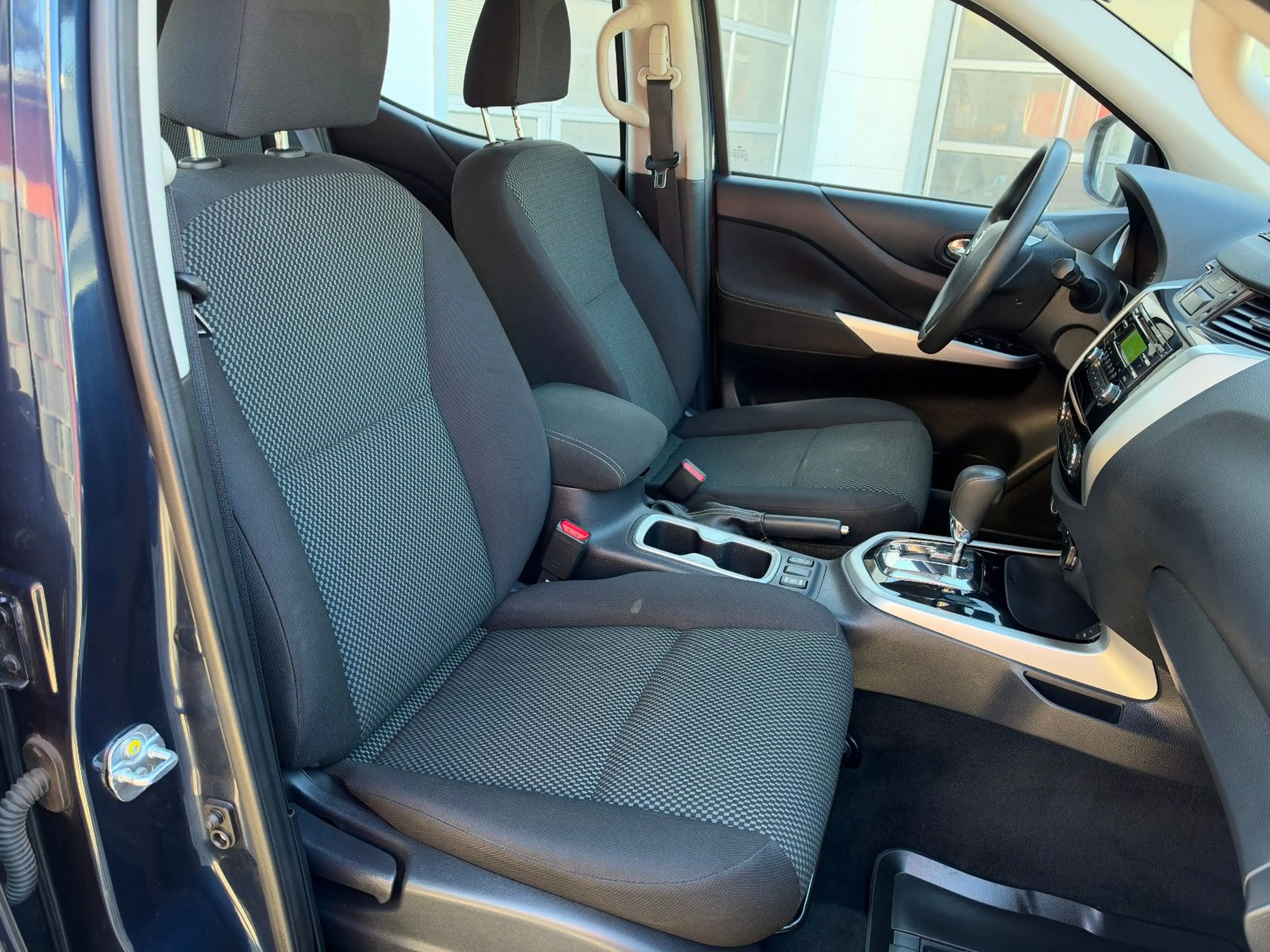 Nissan Navara NP300 Acenta Double Cab 4x4  AUTOMATIK — photo 8