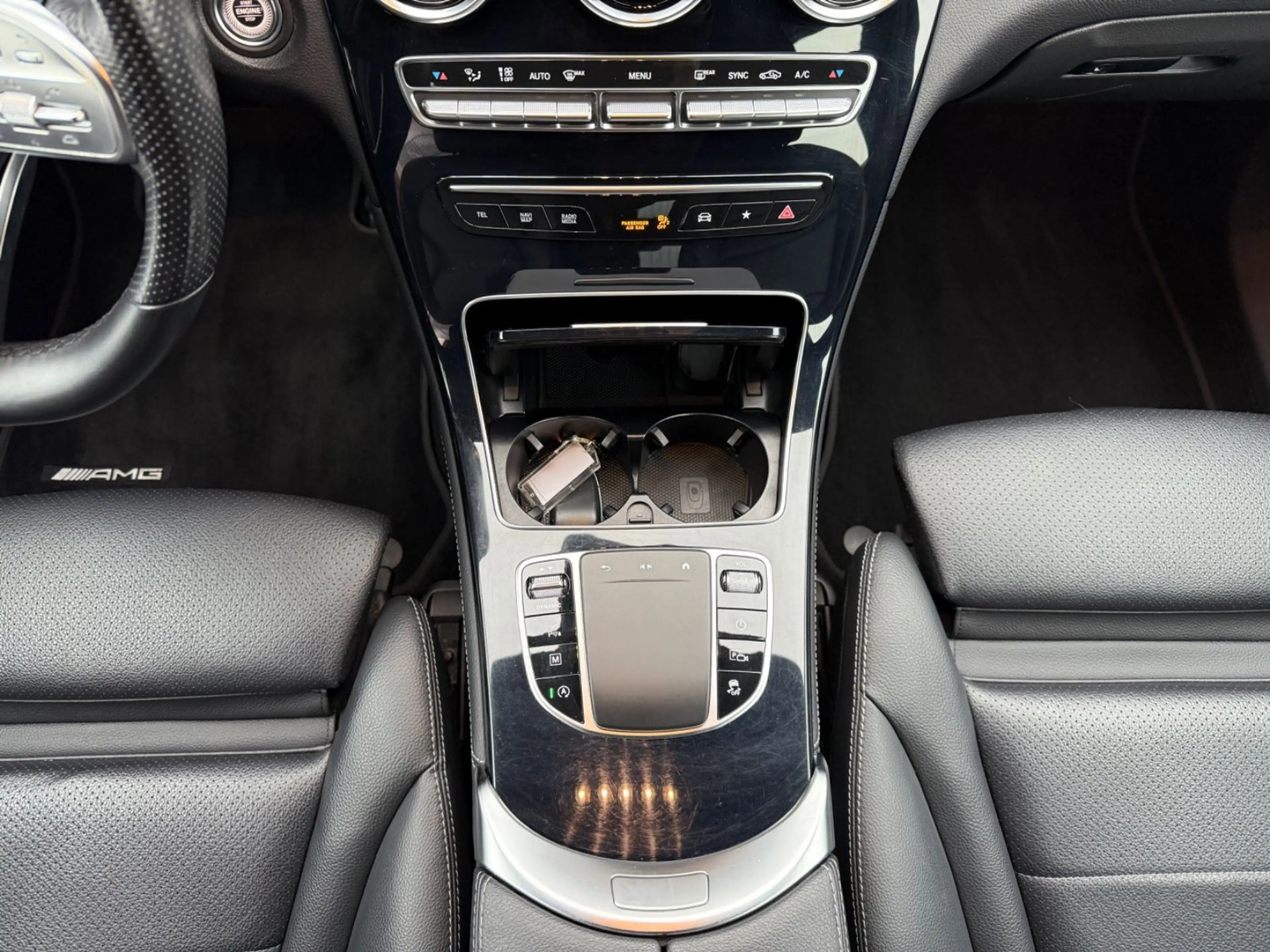 Mercedes-Benz GLC 200 Coupe 4Matic AMG LED Kamera Ambiente — photo 10