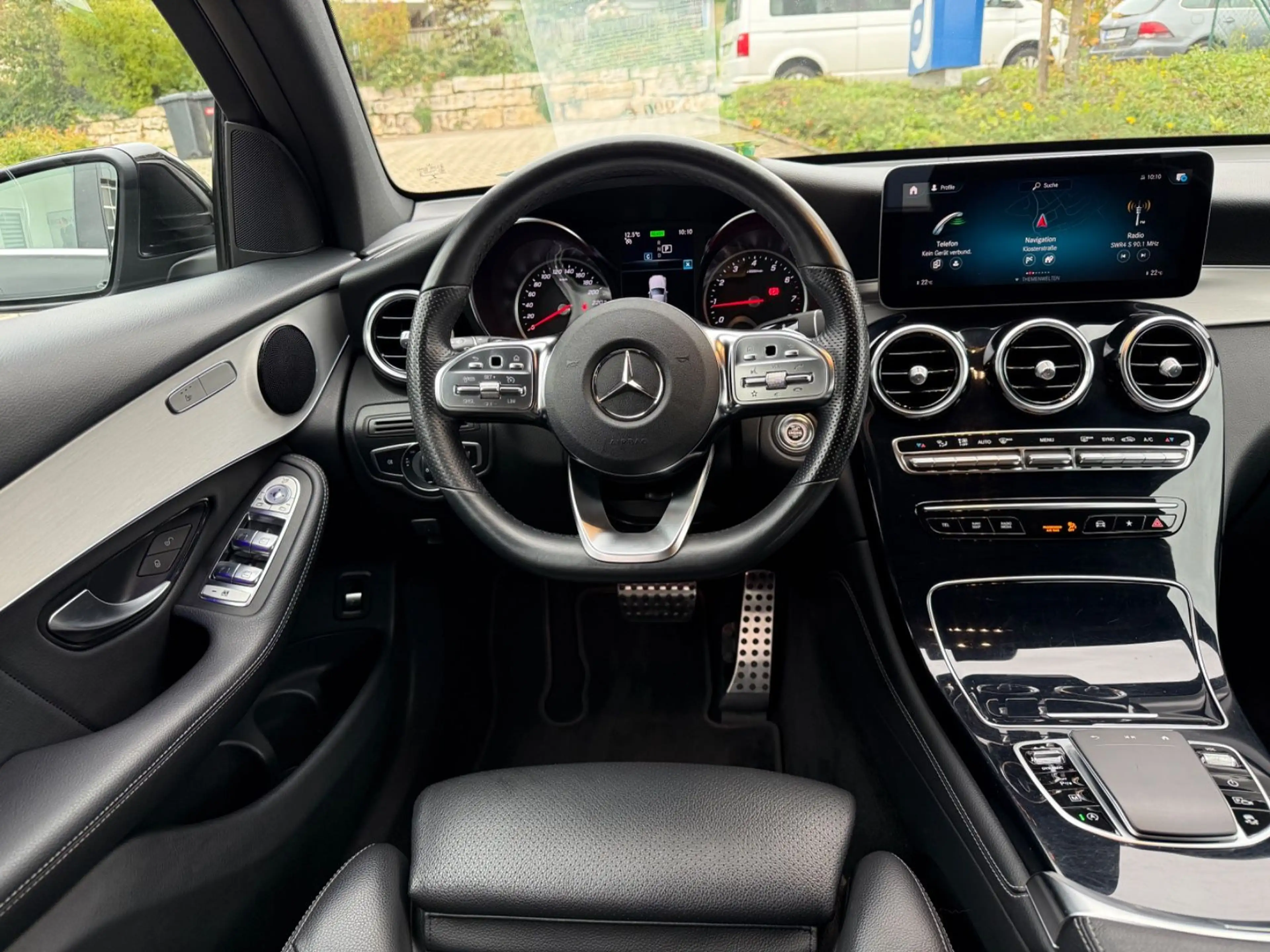 Mercedes-Benz GLC 200 Coupe 4Matic AMG LED Kamera Ambiente — photo 7