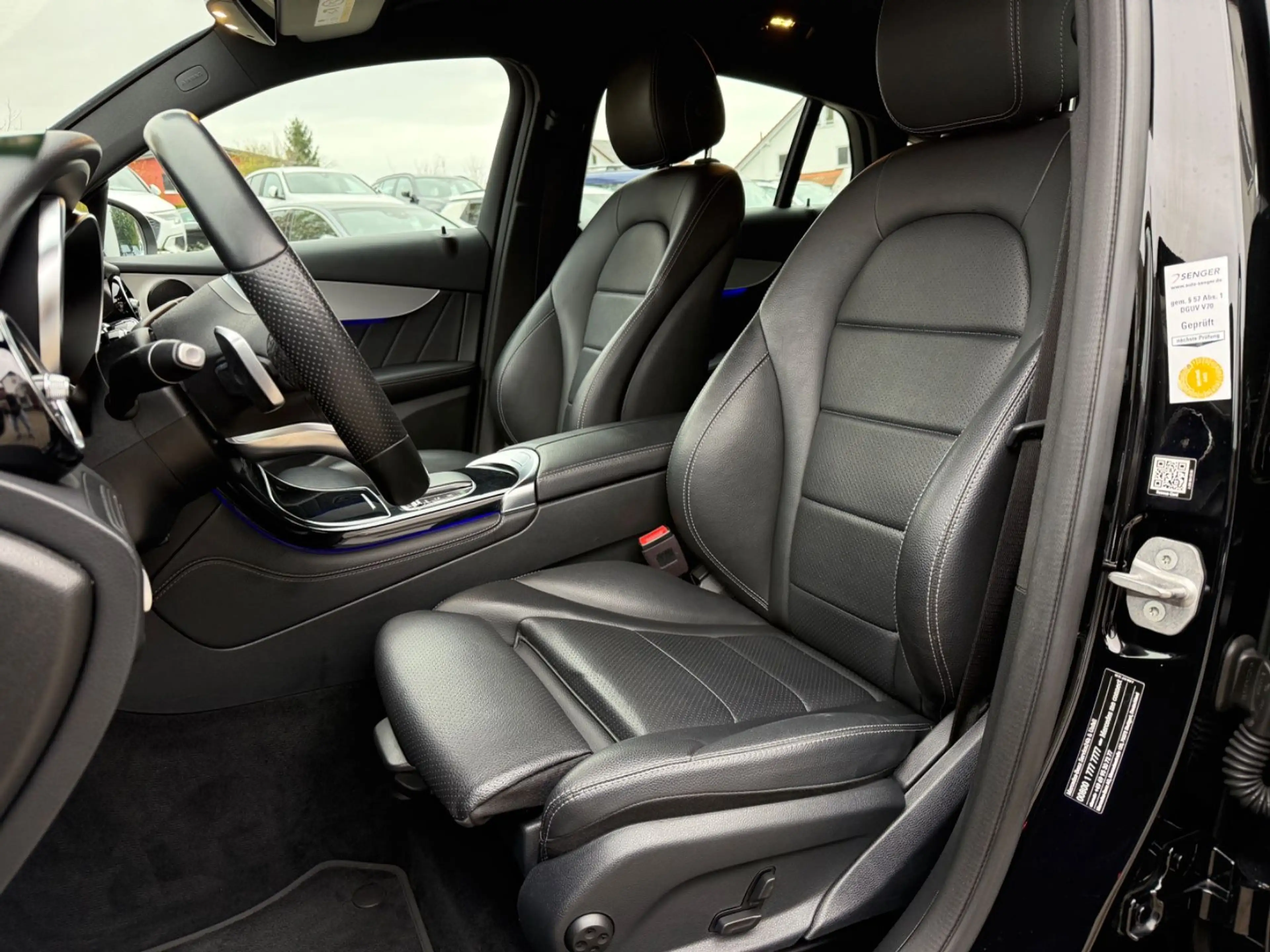 Mercedes-Benz GLC 200 Coupe 4Matic AMG LED Kamera Ambiente — photo 12