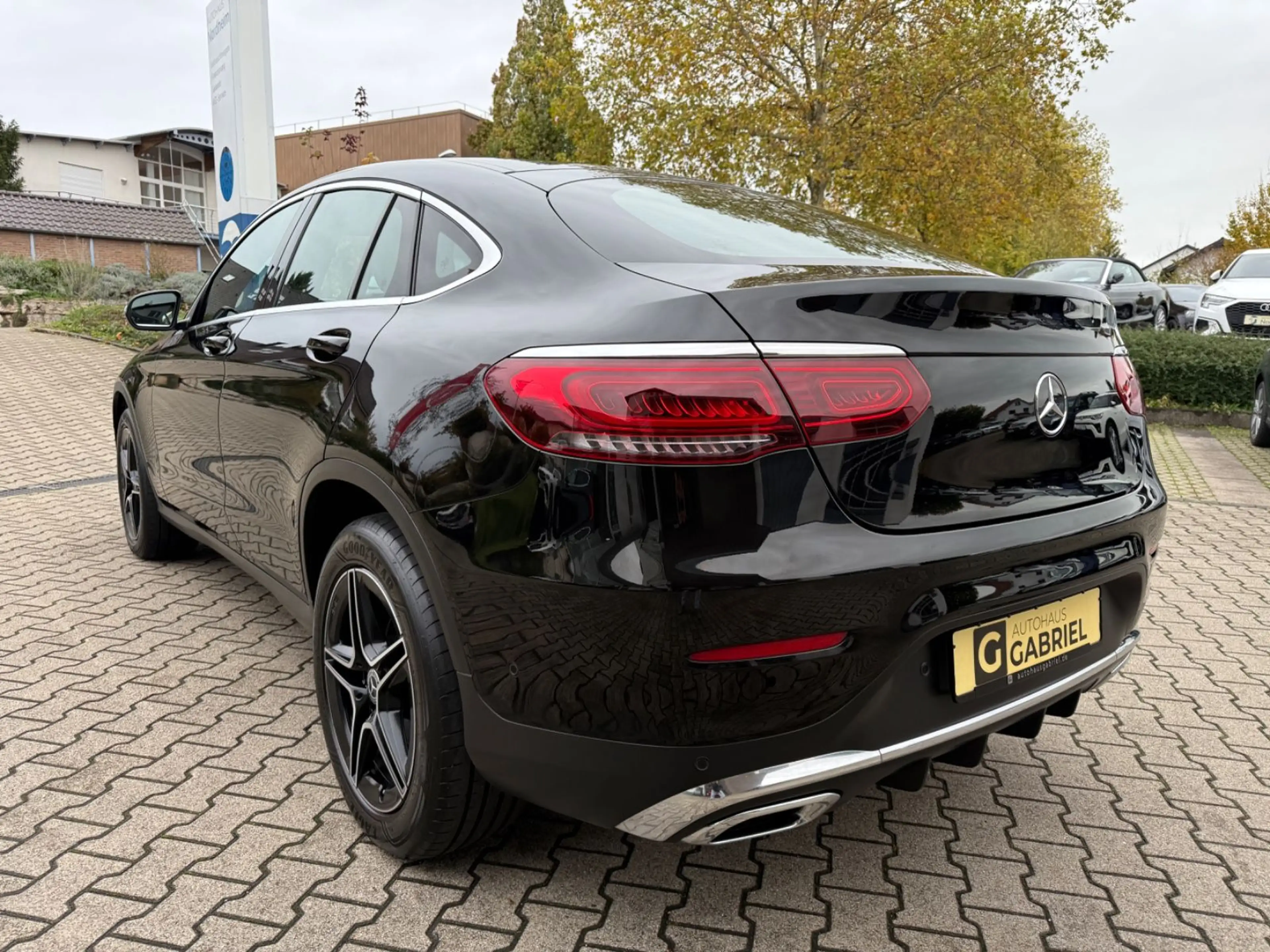 Mercedes-Benz GLC 200 Coupe 4Matic AMG LED Kamera Ambiente — photo 5