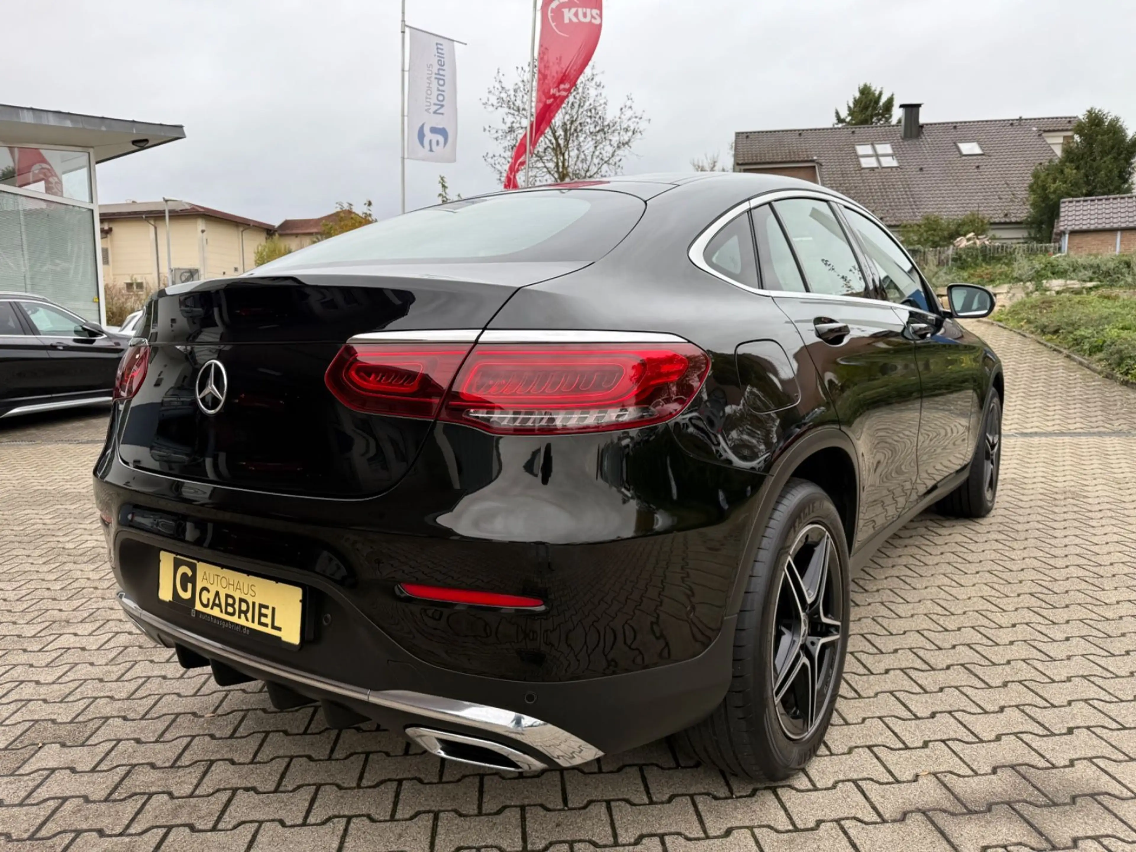 Mercedes-Benz GLC 200 Coupe 4Matic AMG LED Kamera Ambiente — photo 3