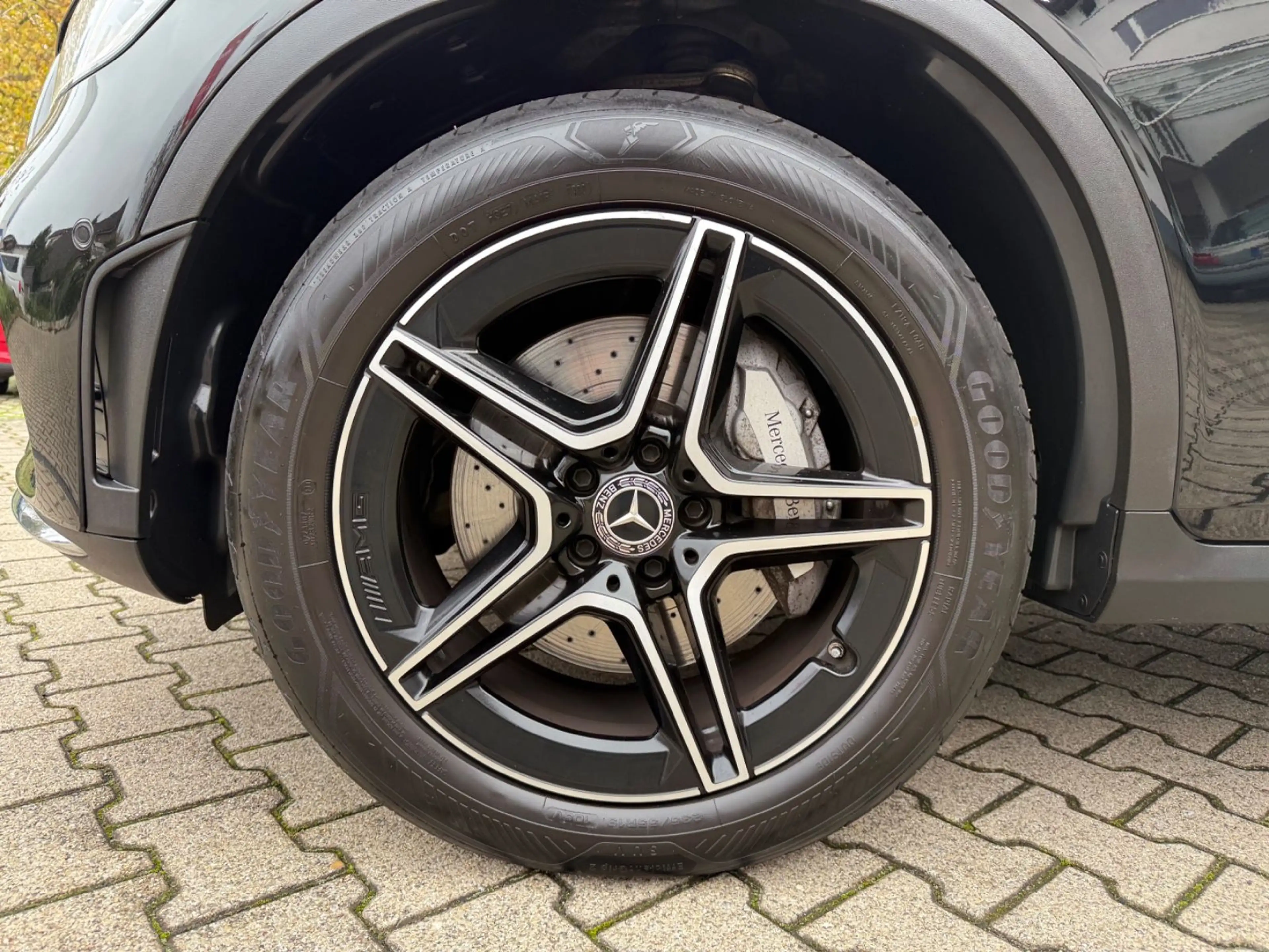 Mercedes-Benz GLC 200 Coupe 4Matic AMG LED Kamera Ambiente — photo 15