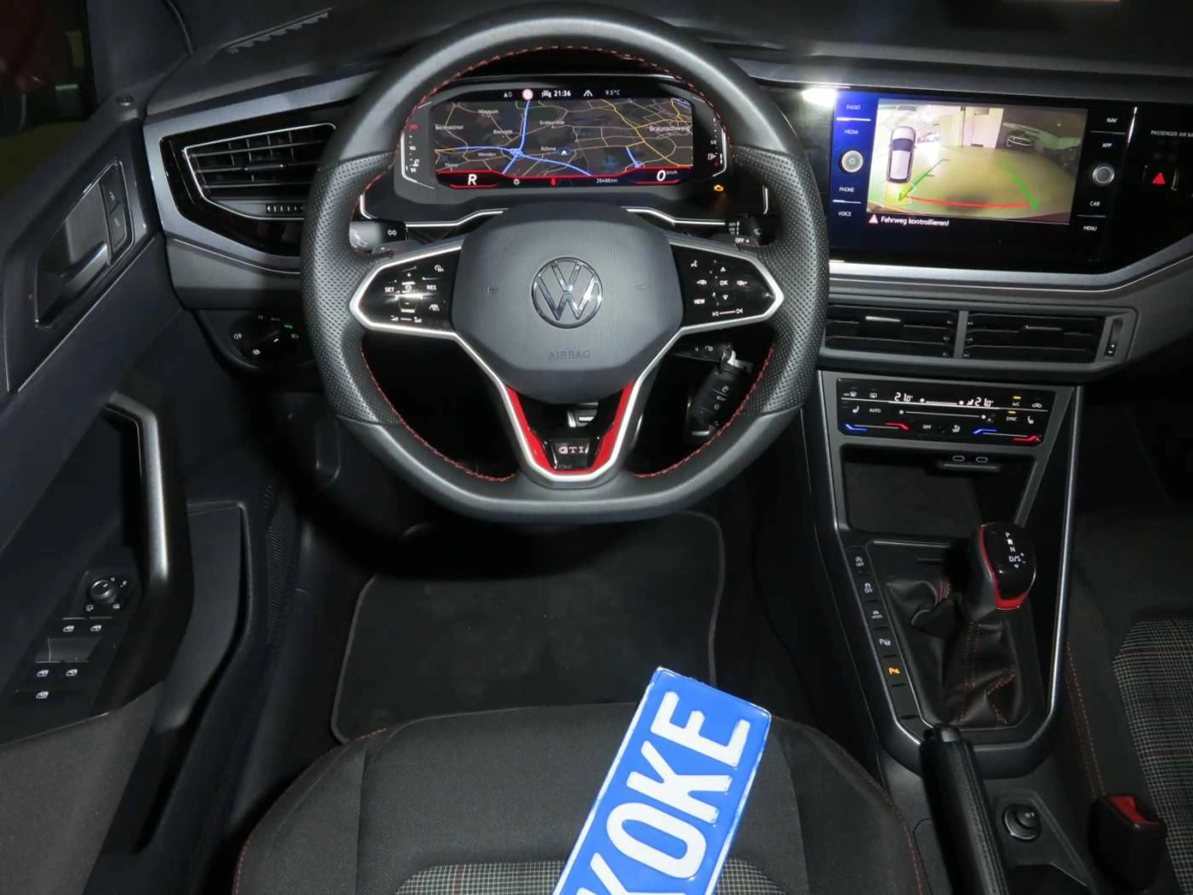 Volkswagen Polo GTI 2.0 TSI DSG7 eSAD Navi RFK ACC DAB LM18 — photo 12