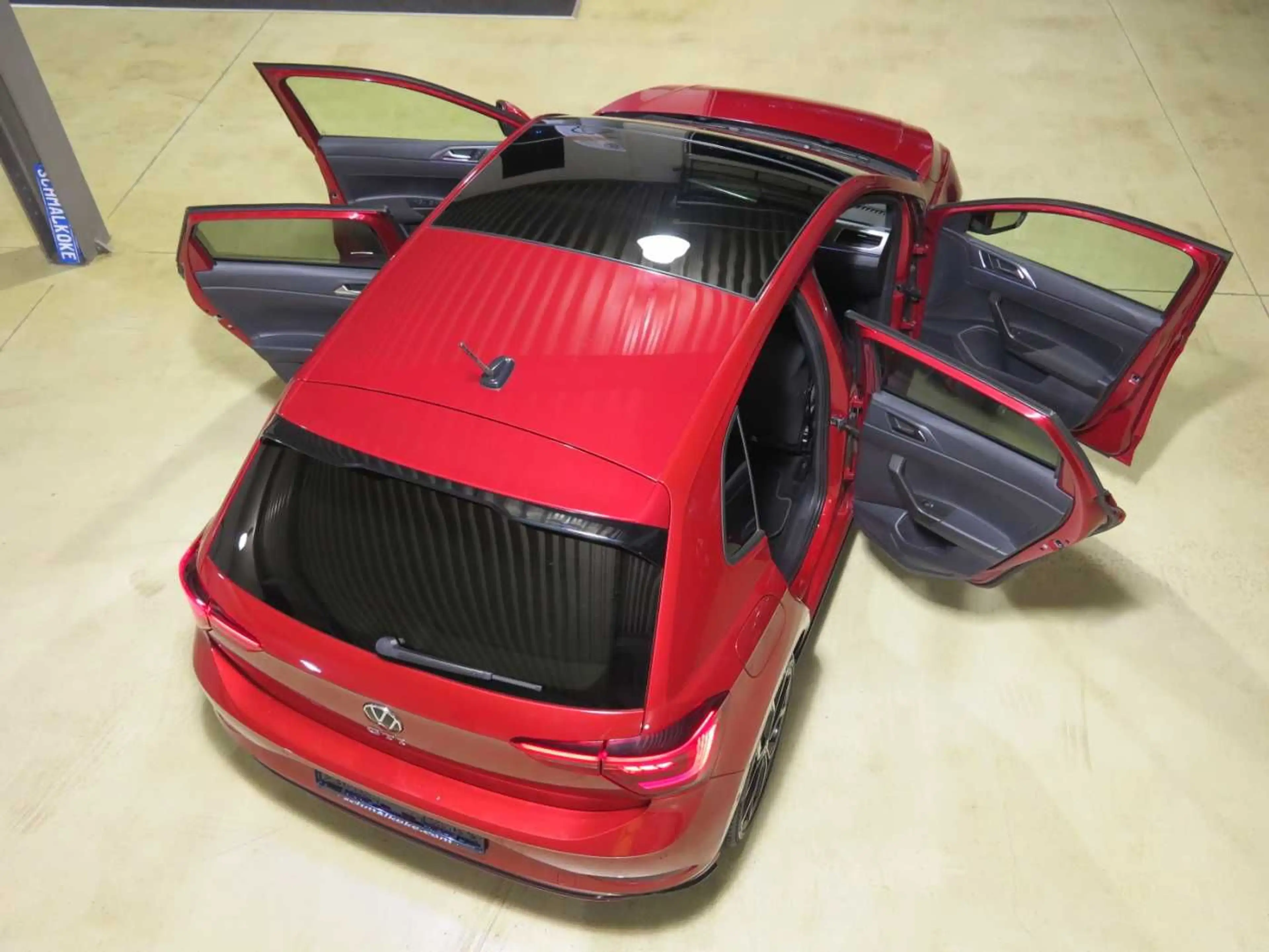 Volkswagen Polo GTI 2.0 TSI DSG7 eSAD Navi RFK ACC DAB LM18 — photo 15