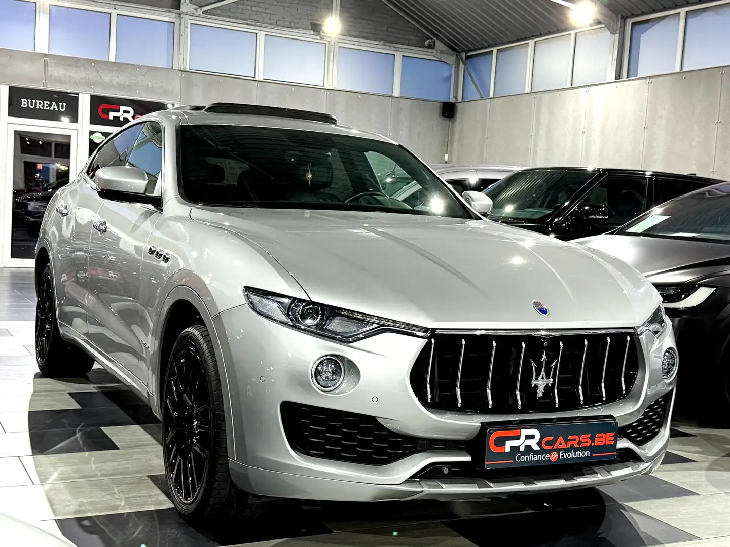 Maserati Levante 3.0 V6 Turbo GranLusso Etat Neuf Full Hist. Argent - 2