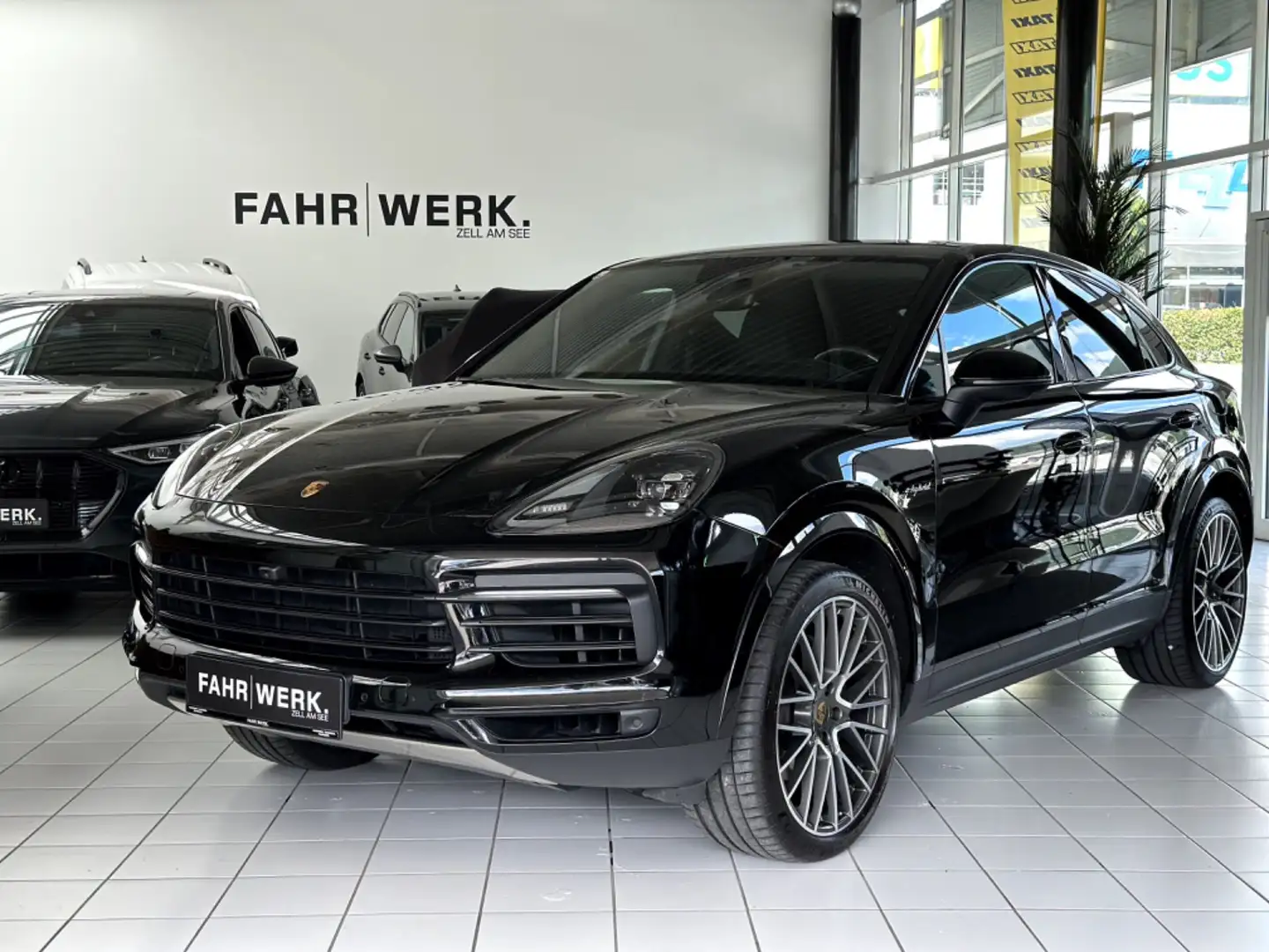 Porsche Cayenne Coupe E-Hybrid Schwarz - 1