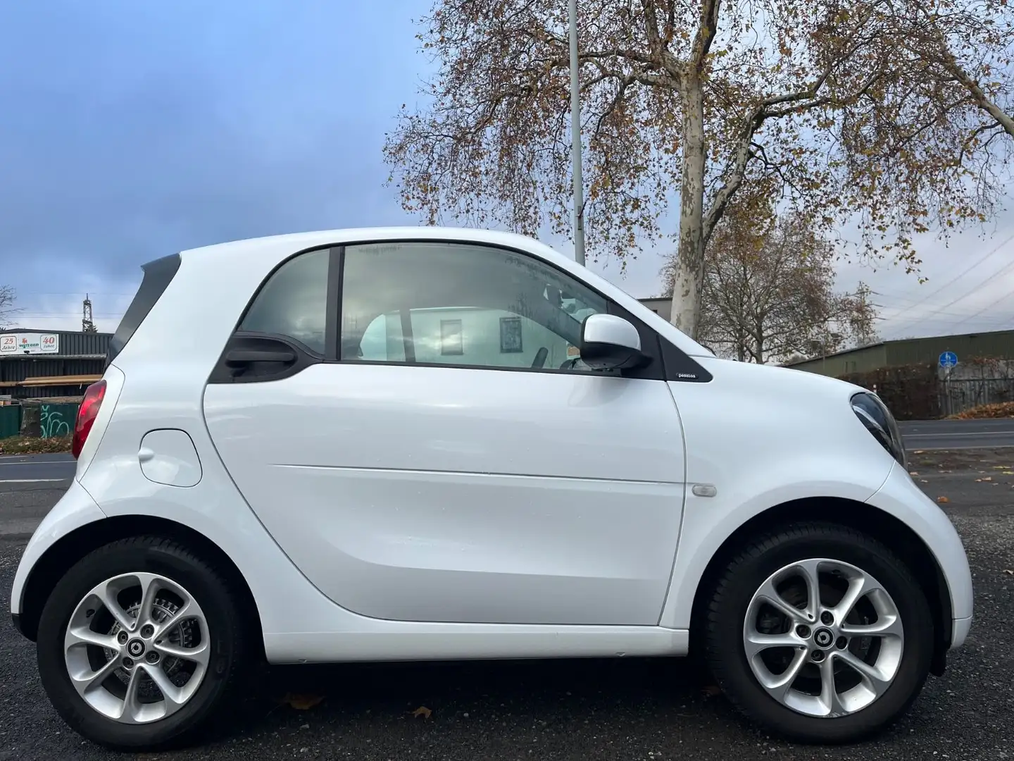 smart forTwo coupe Passion 52 kW*1.Hand*Navi Weiß - 2