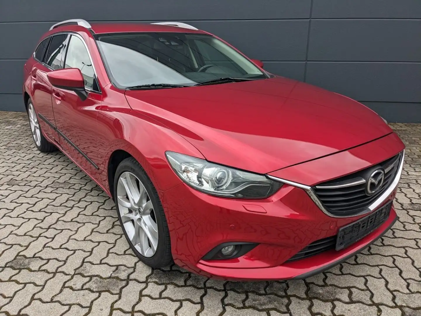 Mazda 6 Kombi 2.5l Sports-Line Leder Bose Bi-Xenon Rot - 2