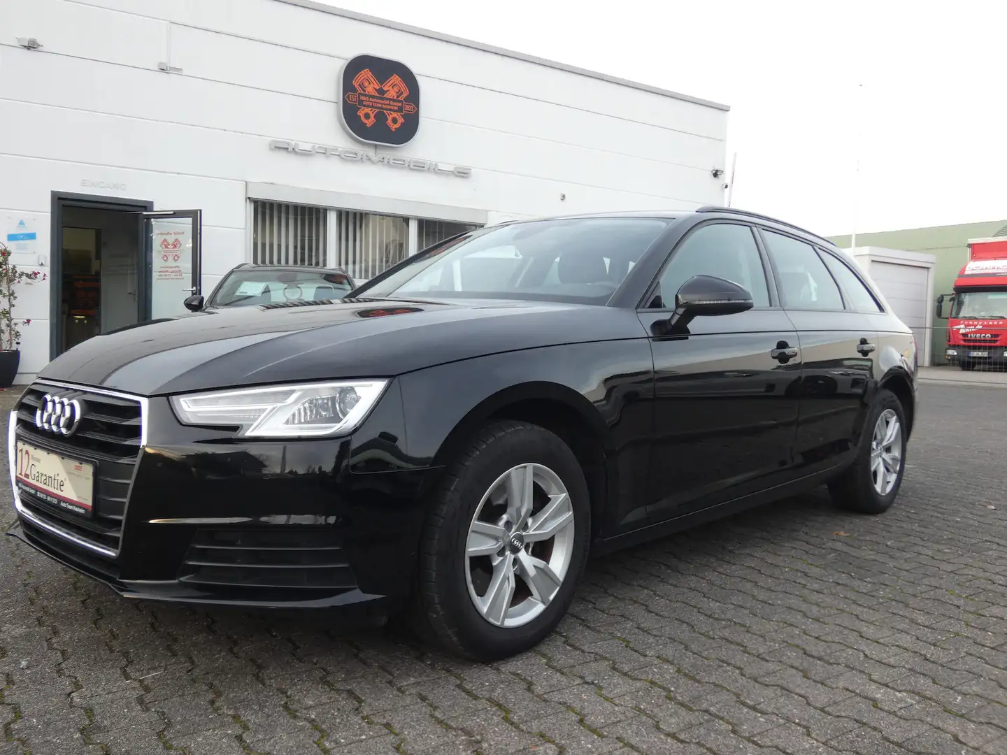 Audi A4 Avant Automatik *STANDHEIZUNG*NAVI*ALU*KLIMA* Schwarz - 1
