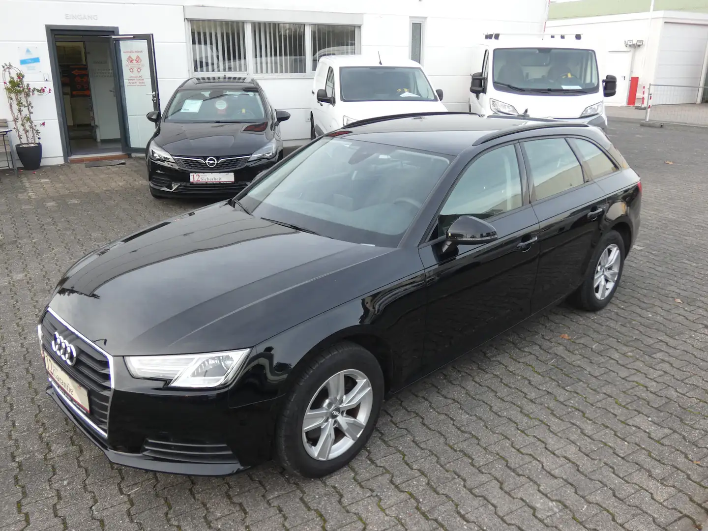 Audi A4 Avant Automatik *STANDHEIZUNG*NAVI*ALU*KLIMA* Schwarz - 2