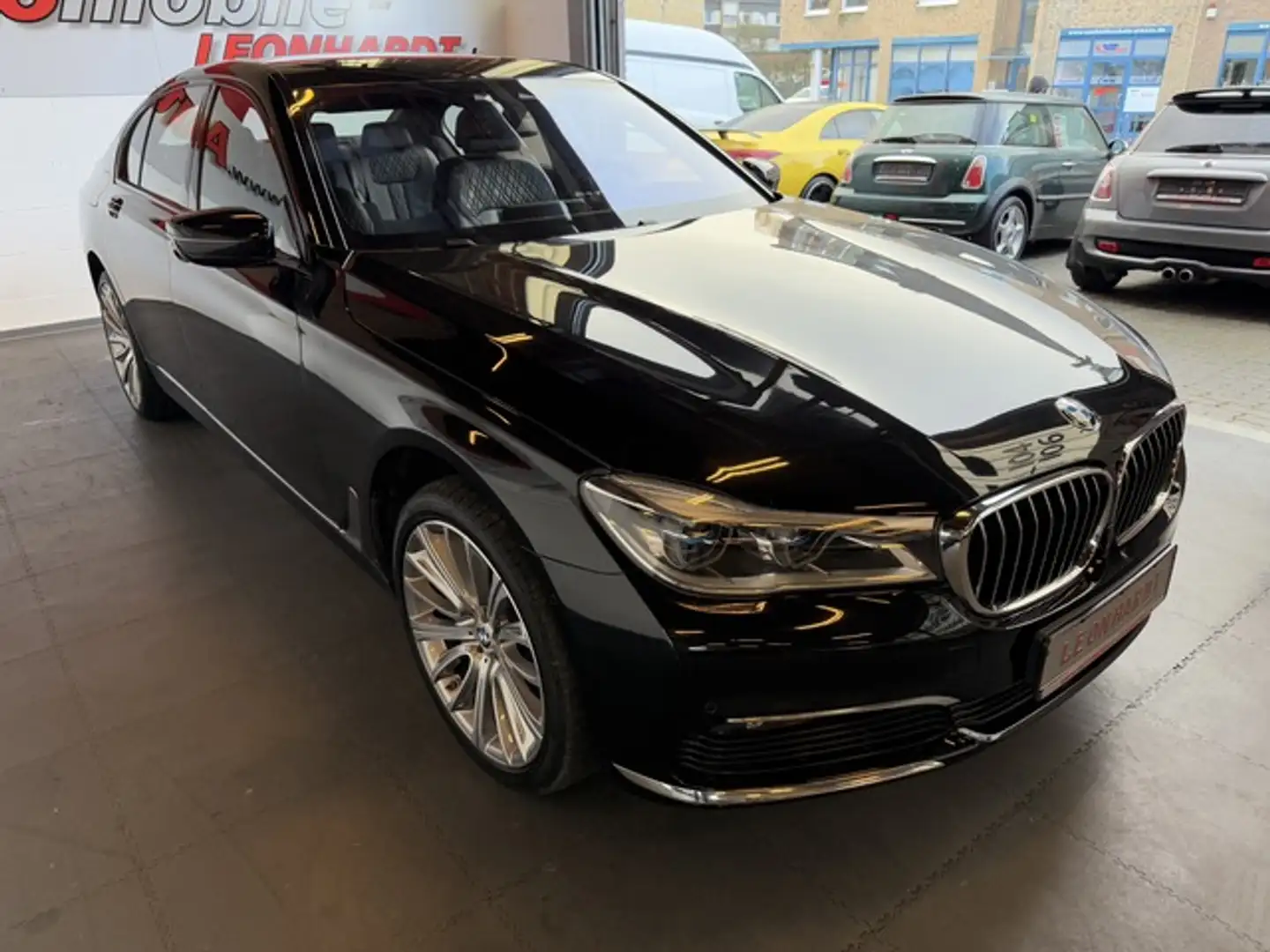 BMW 750 750i xDrive Exklusive*2.Hand*MwSt.*Service neu* ** Zwart - 2