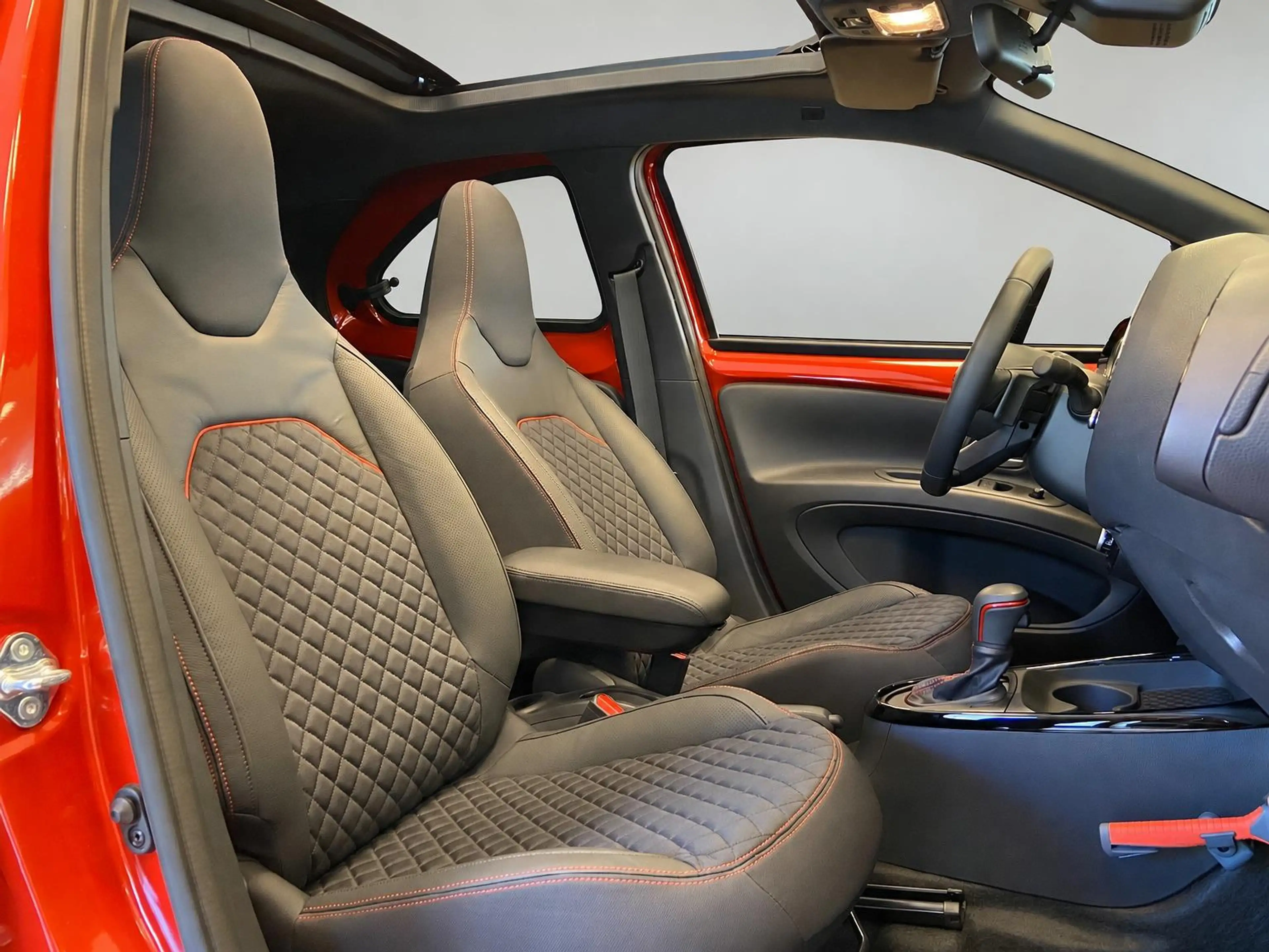 Toyota Aygo X 1.0 VVT-i S-AUTOMAAT CABRIO PREMIUM GARANTIE 2035! — photo 39
