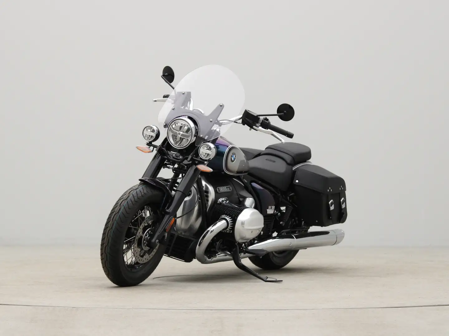 BMW R 18 Classic Jekill and Hyde Paars - 2