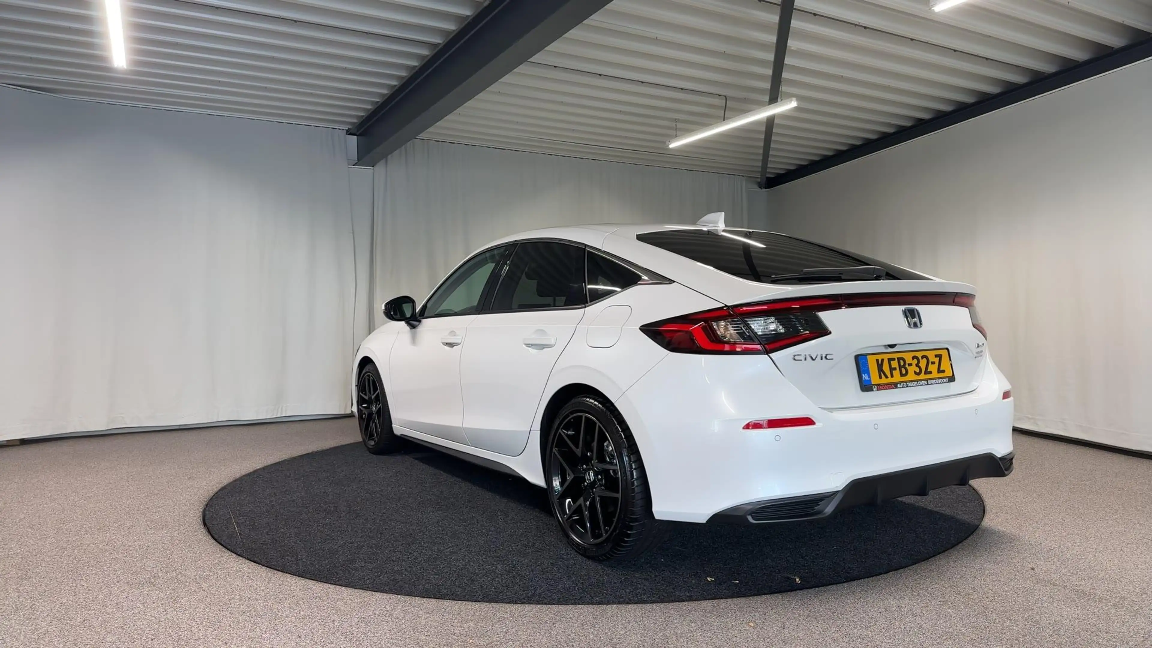 Honda Civic 2.0 e:HEV Advance Automaat | Leder | Pano — photo 2