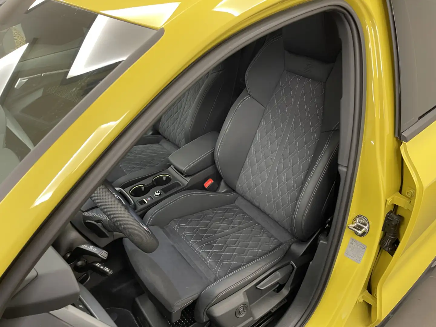 Audi A3 allstreet 35 TFSI 110 (150) kW (ch) S tronic Jaune - 2
