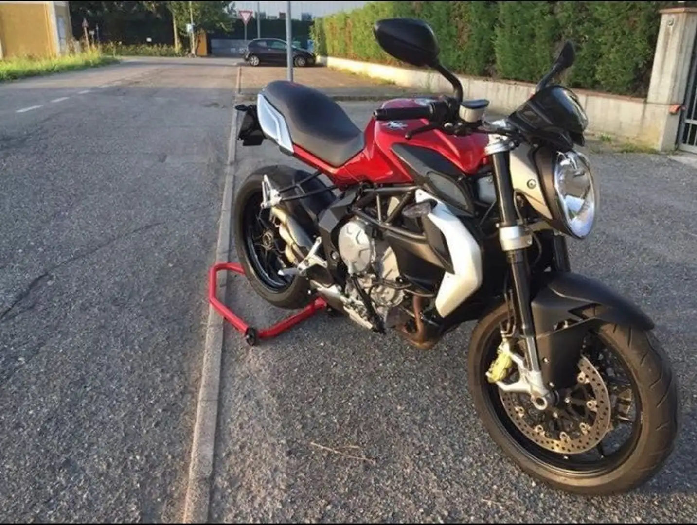 MV Agusta Brutale 800 Anno 2014 Rosso - 1