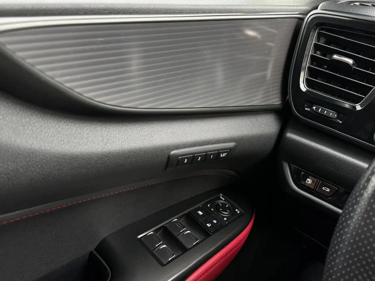 Lexus NX снимка Lexus NX
