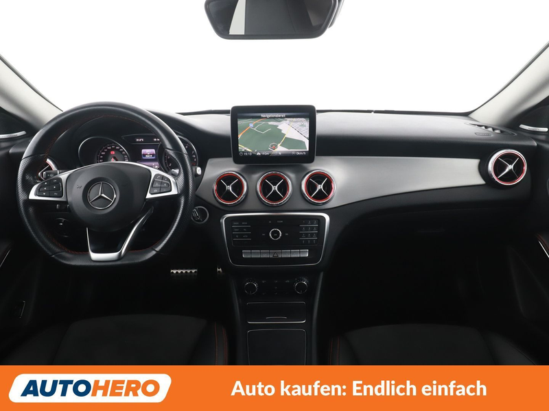 Mercedes-Benz CLA 180 CLA 180 Shooting Brake AMG Line — photo 12
