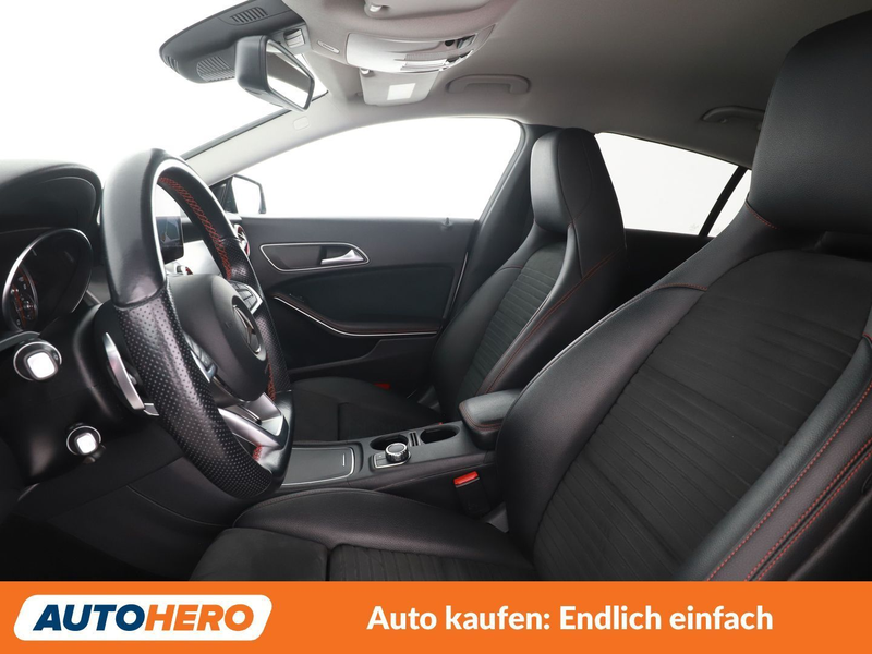 Mercedes-Benz CLA 180 CLA 180 Shooting Brake AMG Line — photo 10